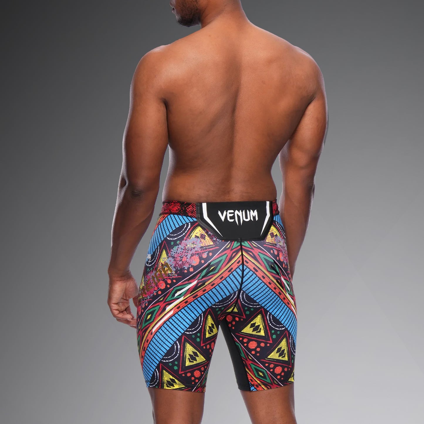 UFC Unrivaled by Venum Alex Pereira 男性 バレトゥードショート - レッド