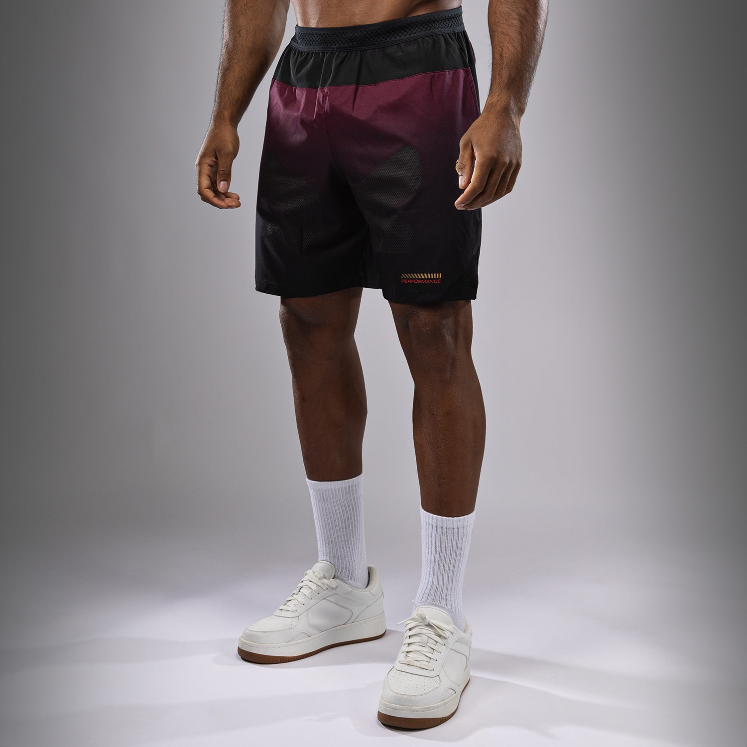 購入可能Venum 赤黒 グラフィックショートパンツ