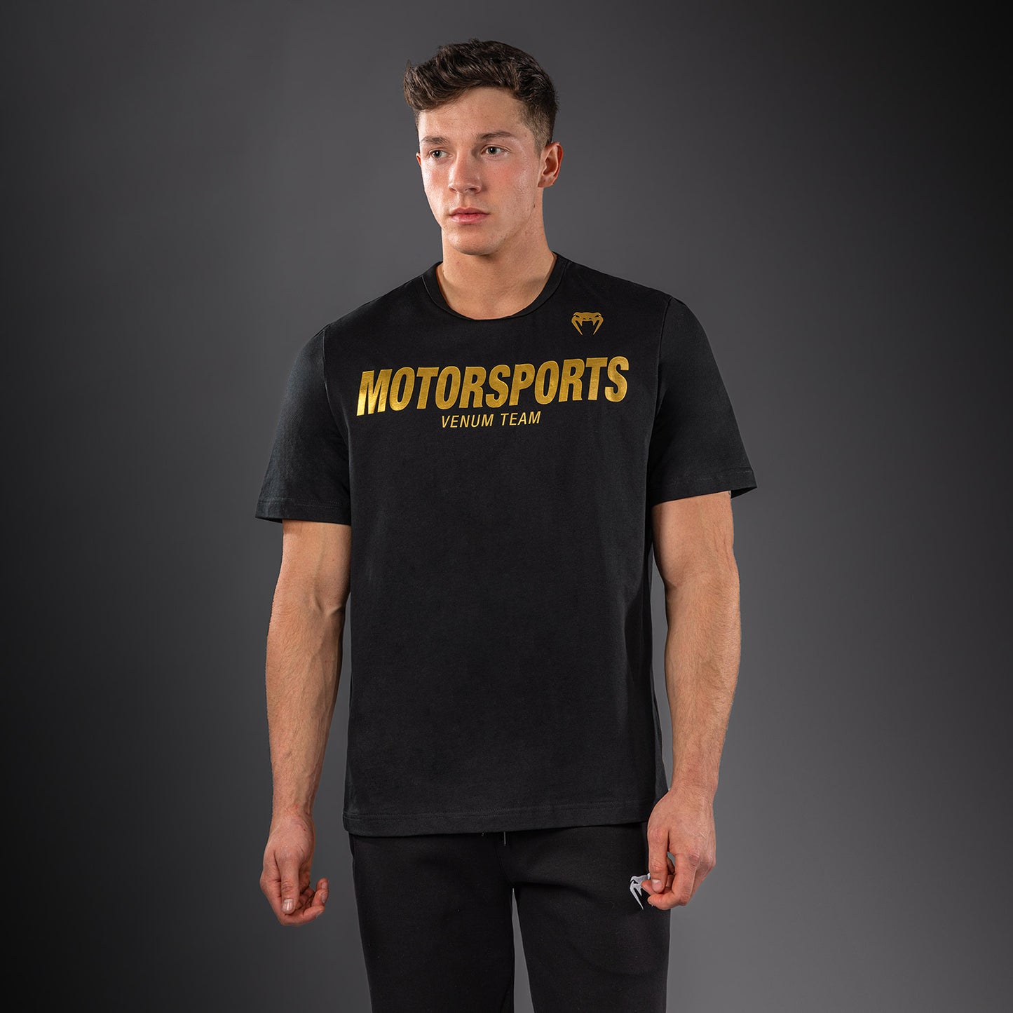 Venum Motorsports VT ドライテックTシャツ – ブラック/ゴールド