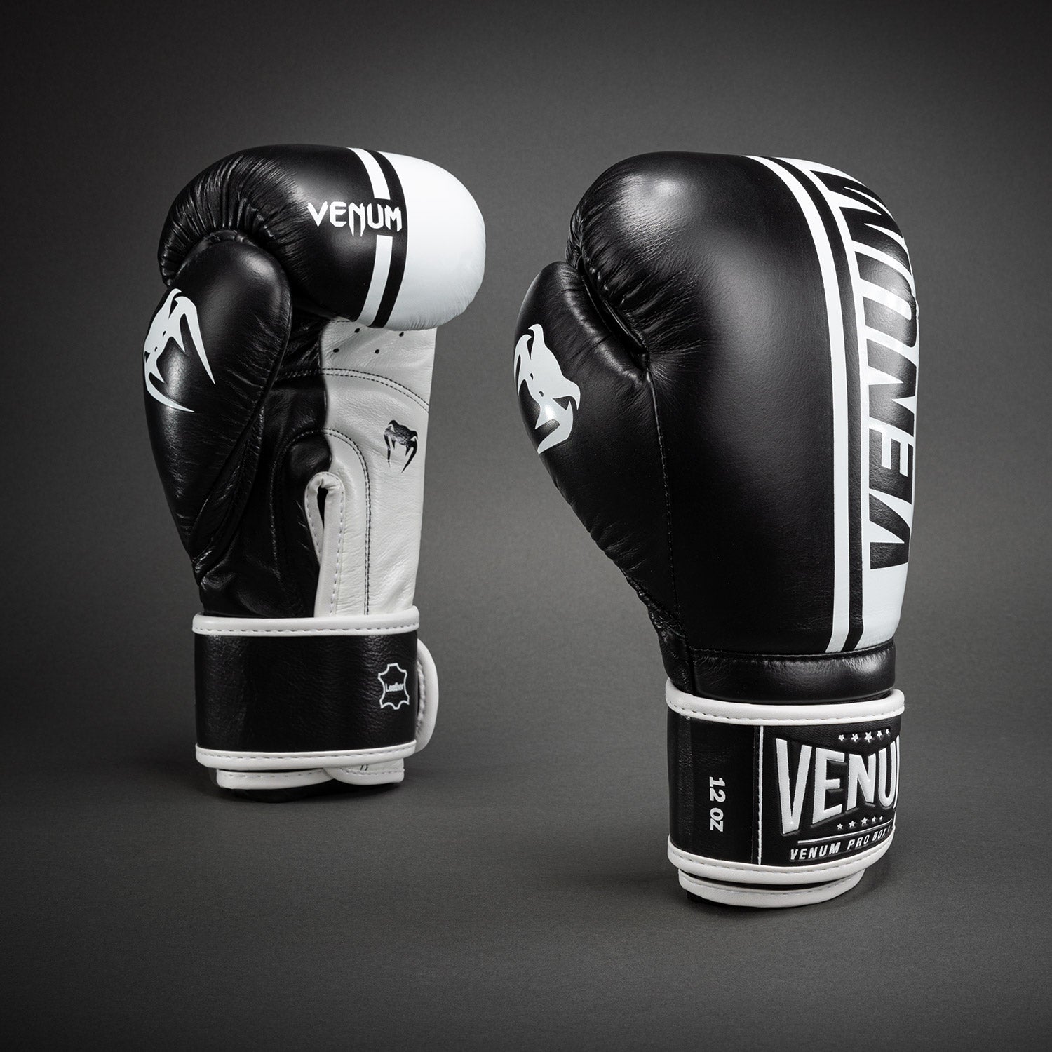 Venum Challengerボクシンググローブ 10oz ホワイト/ブラック 5a269159fe310eb6b099da41c30a7c