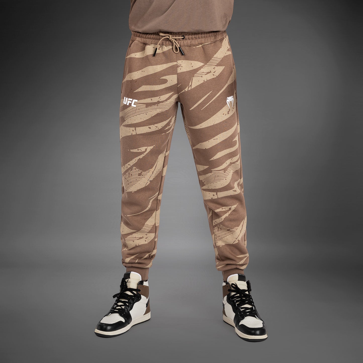 UFC Adrenaline By Venum Fight Week メンズパンツ - Desert Camo