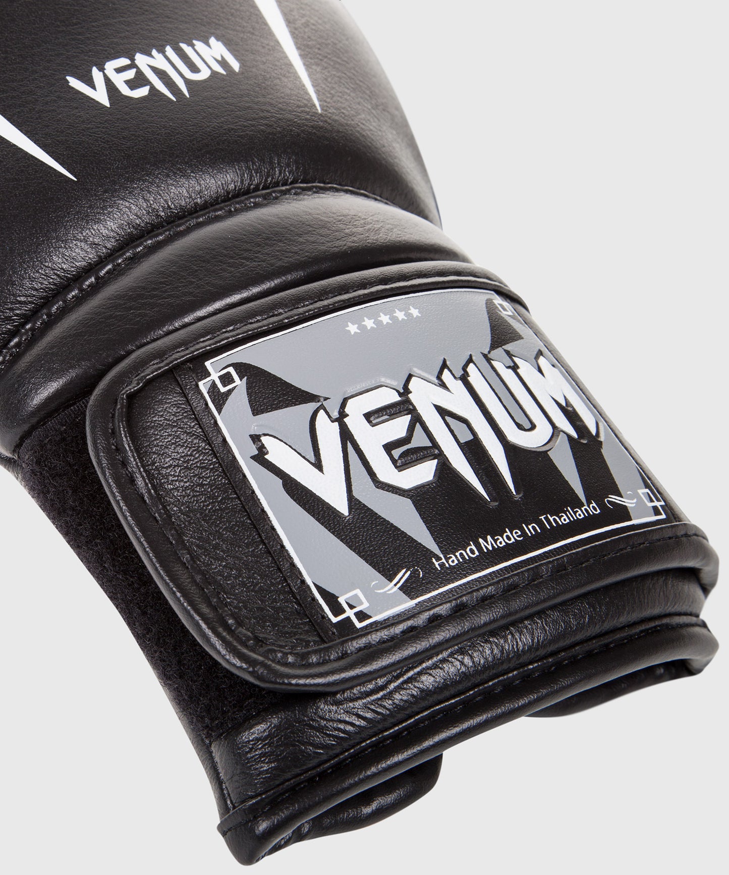 Venum Giant 3.0 ボクシンググローブ - ナッパレザー