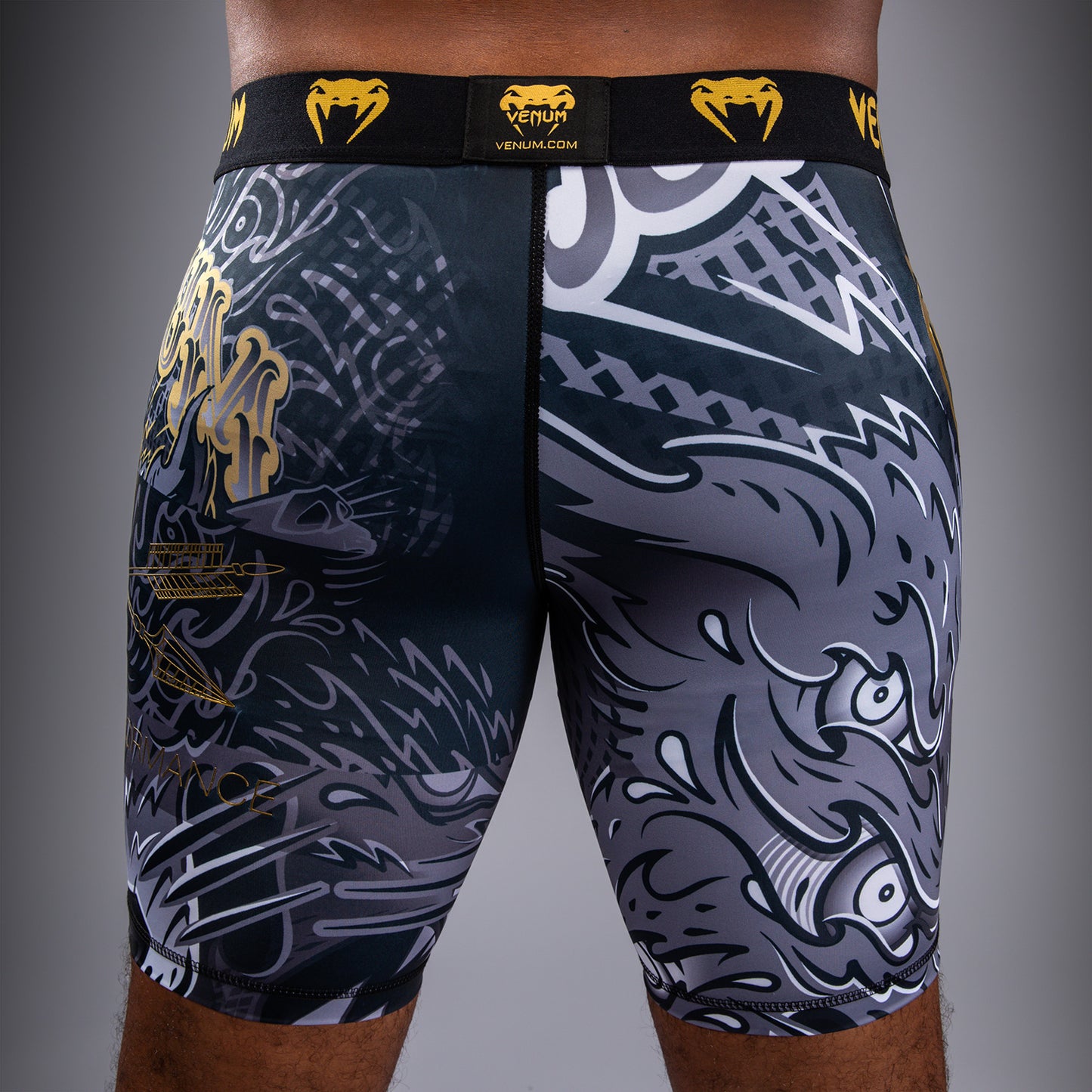 Venum Wolf Atak コンプレッションショーツ – ブラック/グレー