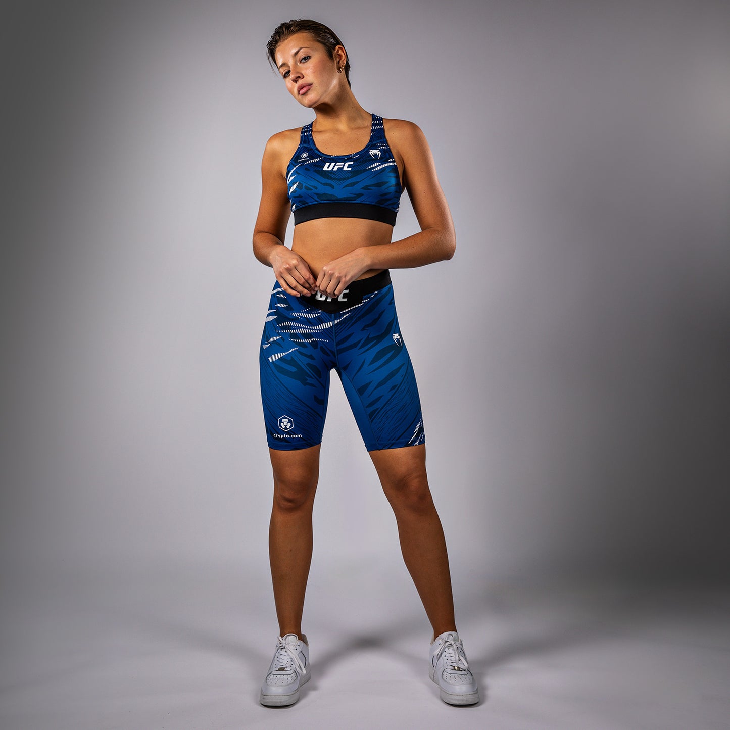 UFC Fusion by Venum Authentic Fight Night スポーツブラ（女性用） - ブルー