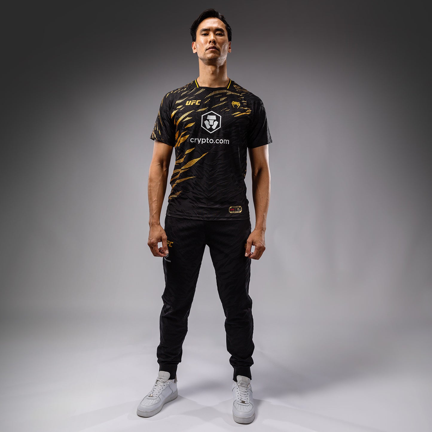 UFC Fusion by Venum Authentic Fight Night レースTシャツ（男性用） - チャンピオン