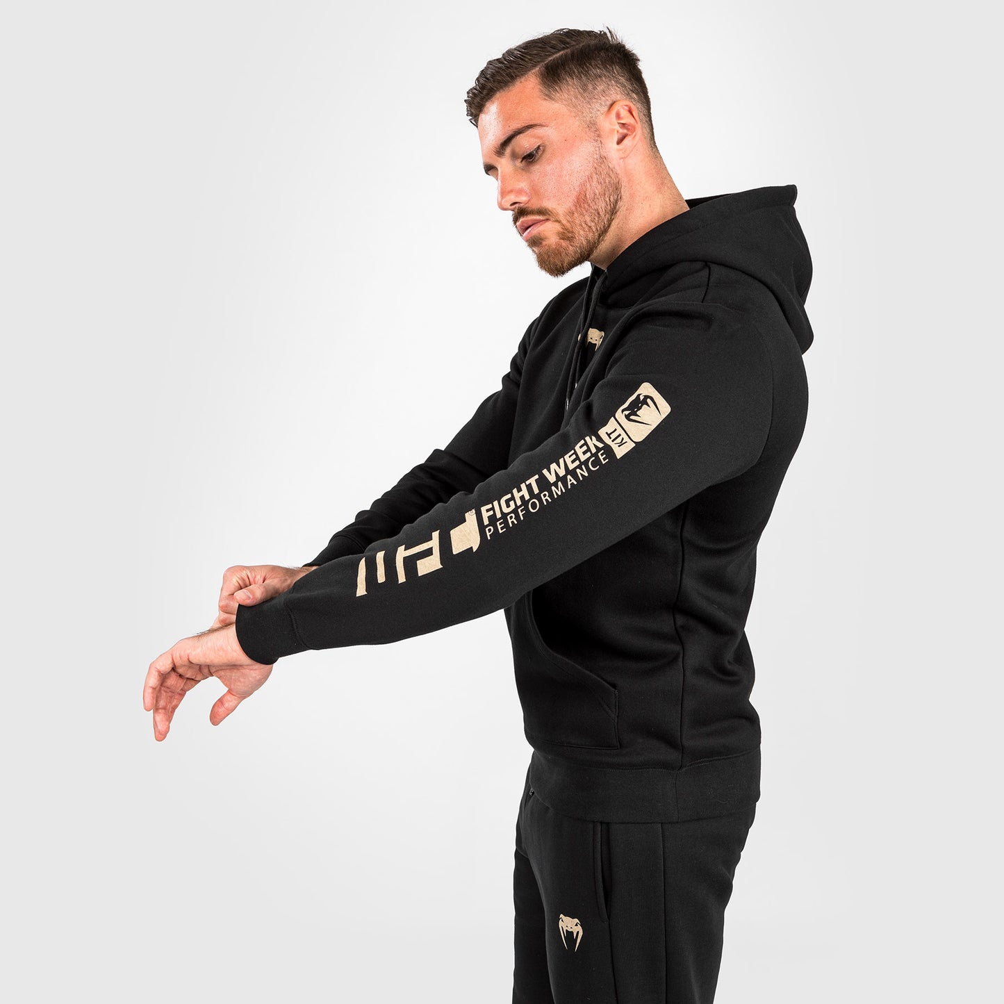 UFC Adrenaline by Venum Fight Week メンズ・プルオーバー・フーディ - ブラック