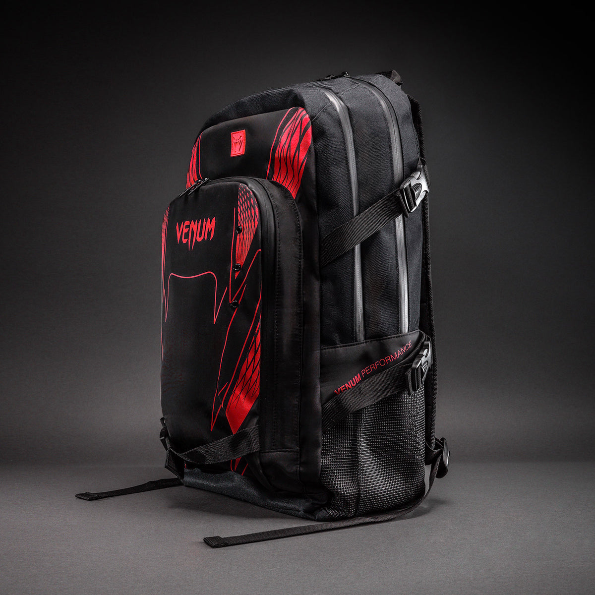Venum Amazonia Reborn バックパック (15-25 L) - ブラック/レッド