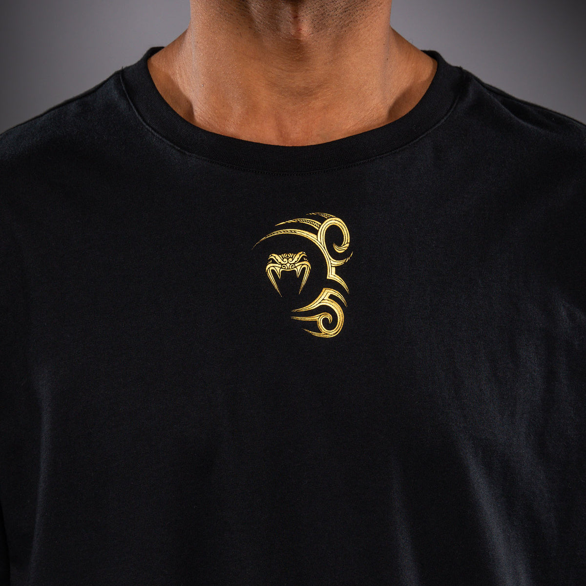Venum x Mike Tyson Tiger Tシャツ - ブラック/ゴールド