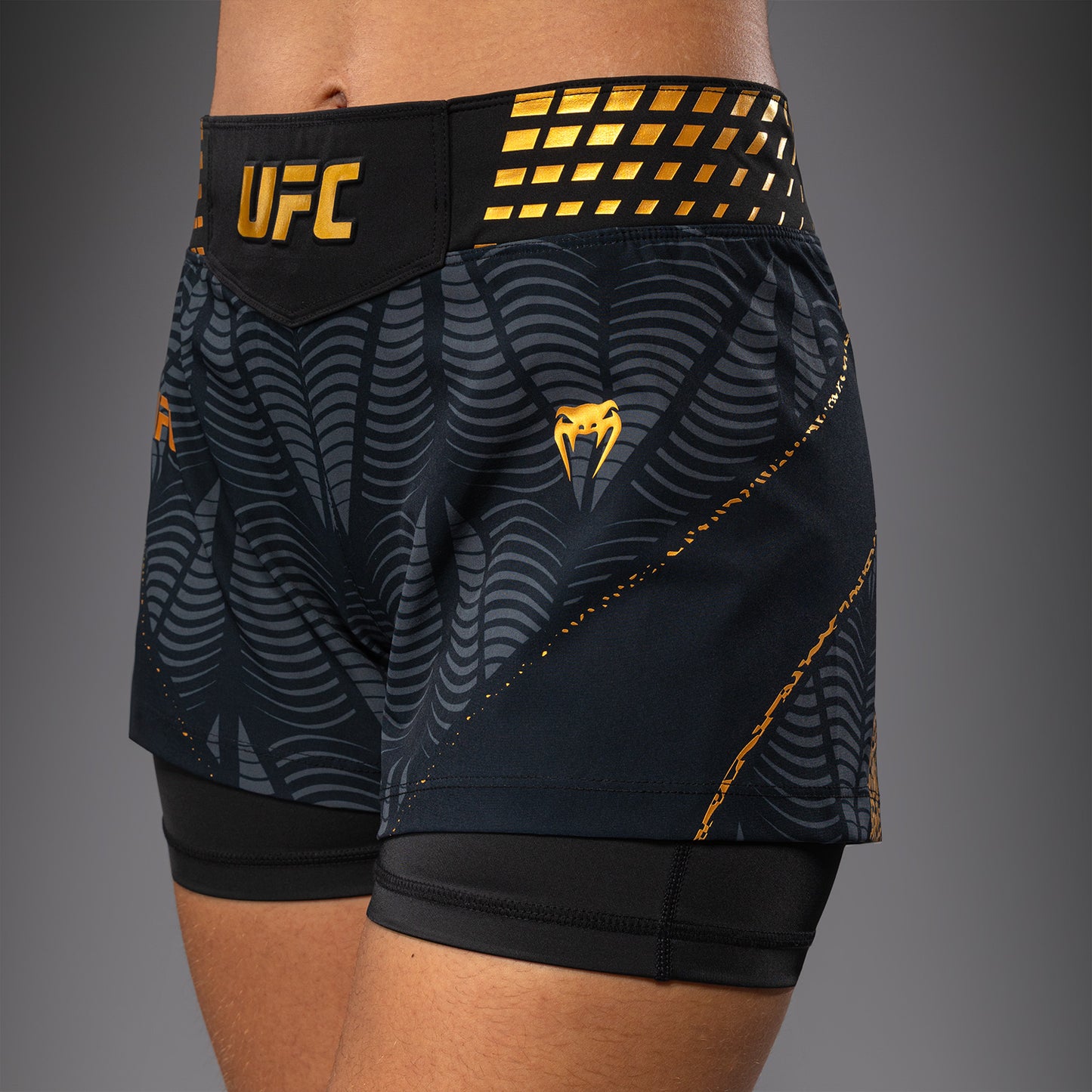 UFC Zenith by Venum Authentic Fight Night ショートフィットファイトショーツ レディース - チャンピオン