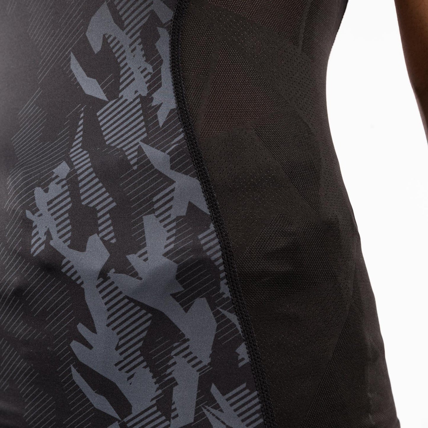 UFC VENUM本格的なファイトウィークウィメンズパフォーマンスタンク - 黒