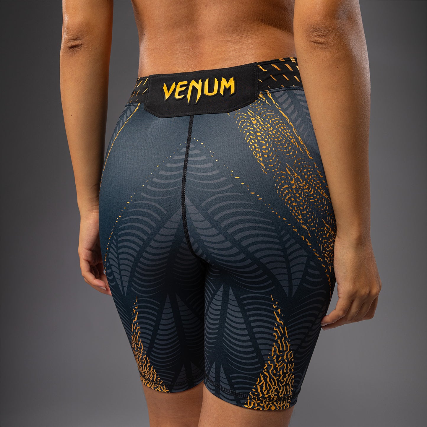 UFC Zenith by Venum Authentic Fight Night ロングフィットヴァレトゥードショーツ レディース - チャンピオン