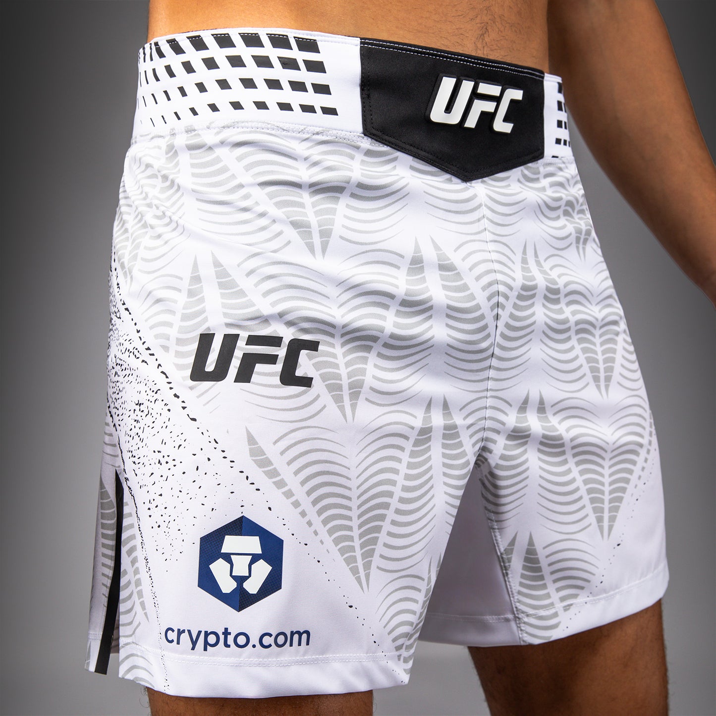 UFC Zenith by Venum Authentic Fight Night ショートフィットファイトショーツ メンズ - ホワイト