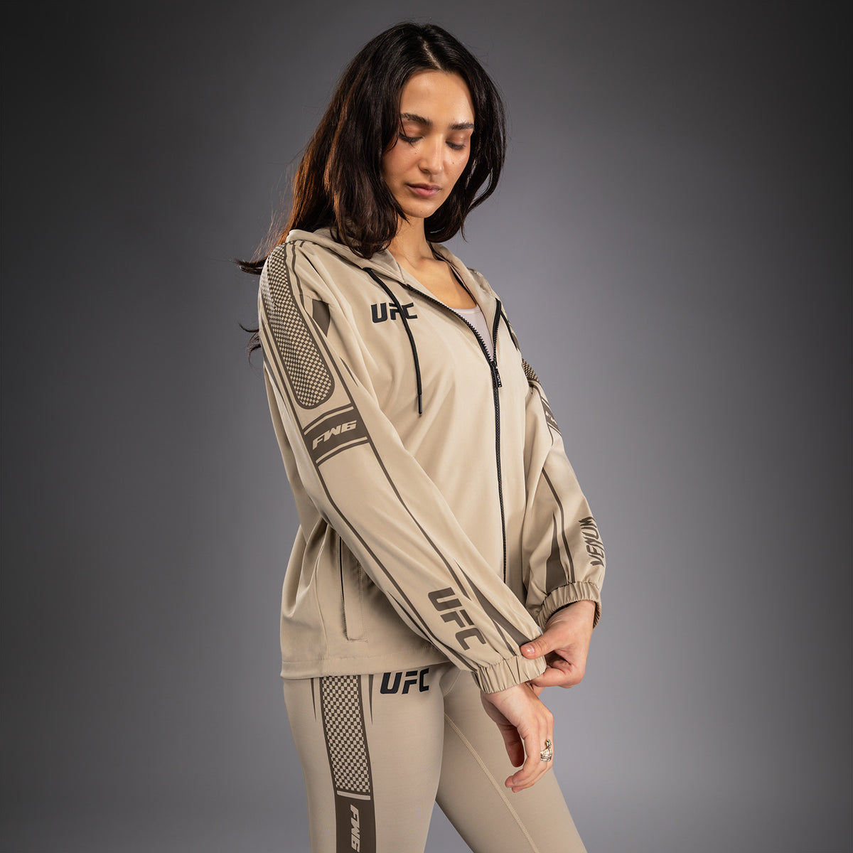 Venum UFC Unity by Venum Authentic Fight Week ウィメンズ ジップフーディー - サンド