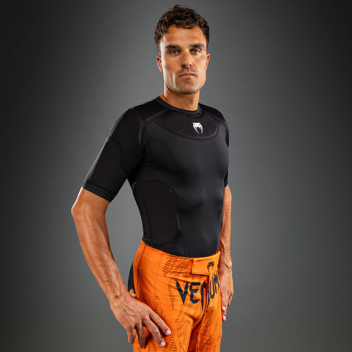 Venum MX Basics プロテクションTシャツ - ブラック/ホワイト