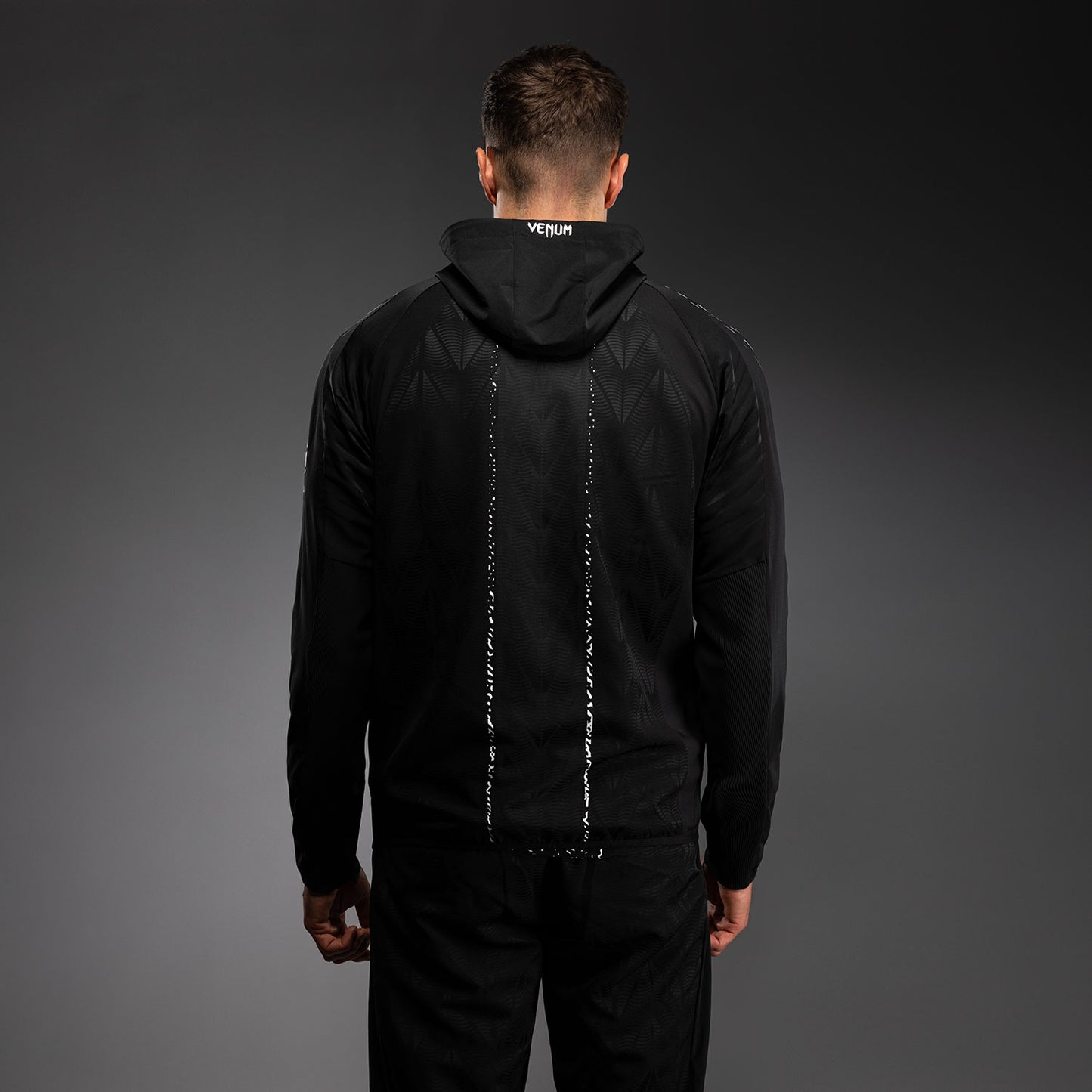 UFC Zenith by Venum Authentic Fight Night ウォークアウトパーカー メンズ - ブラック