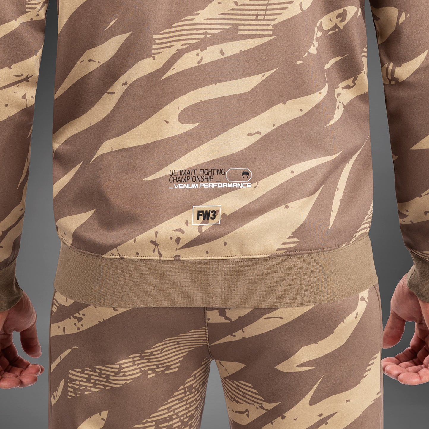 UFC Adrenaline By Venum Fight Week メンズジップアップパーカー - Desert Camo