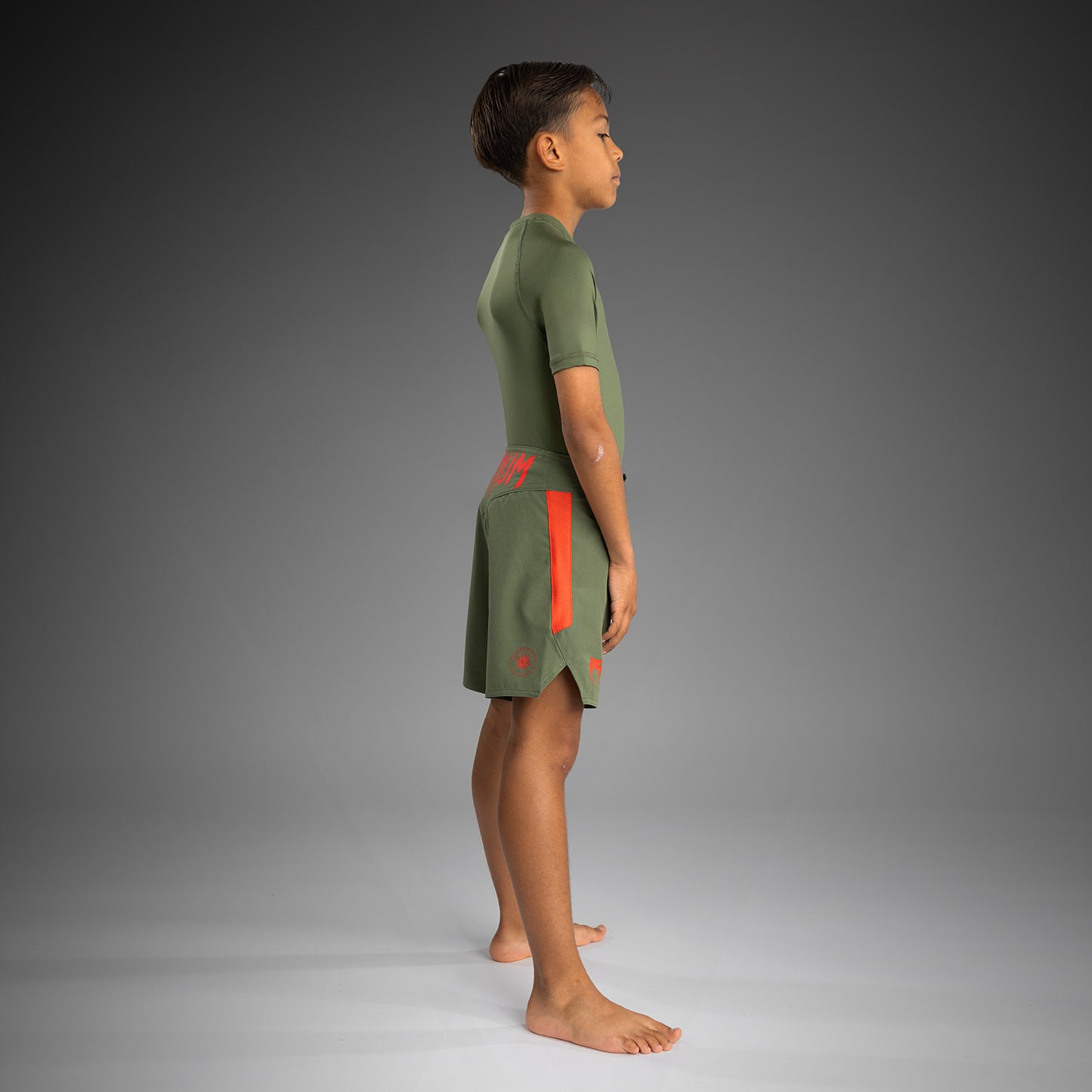 Venum Light Kids Fightshorts - アーミーグリーン/オレンジ