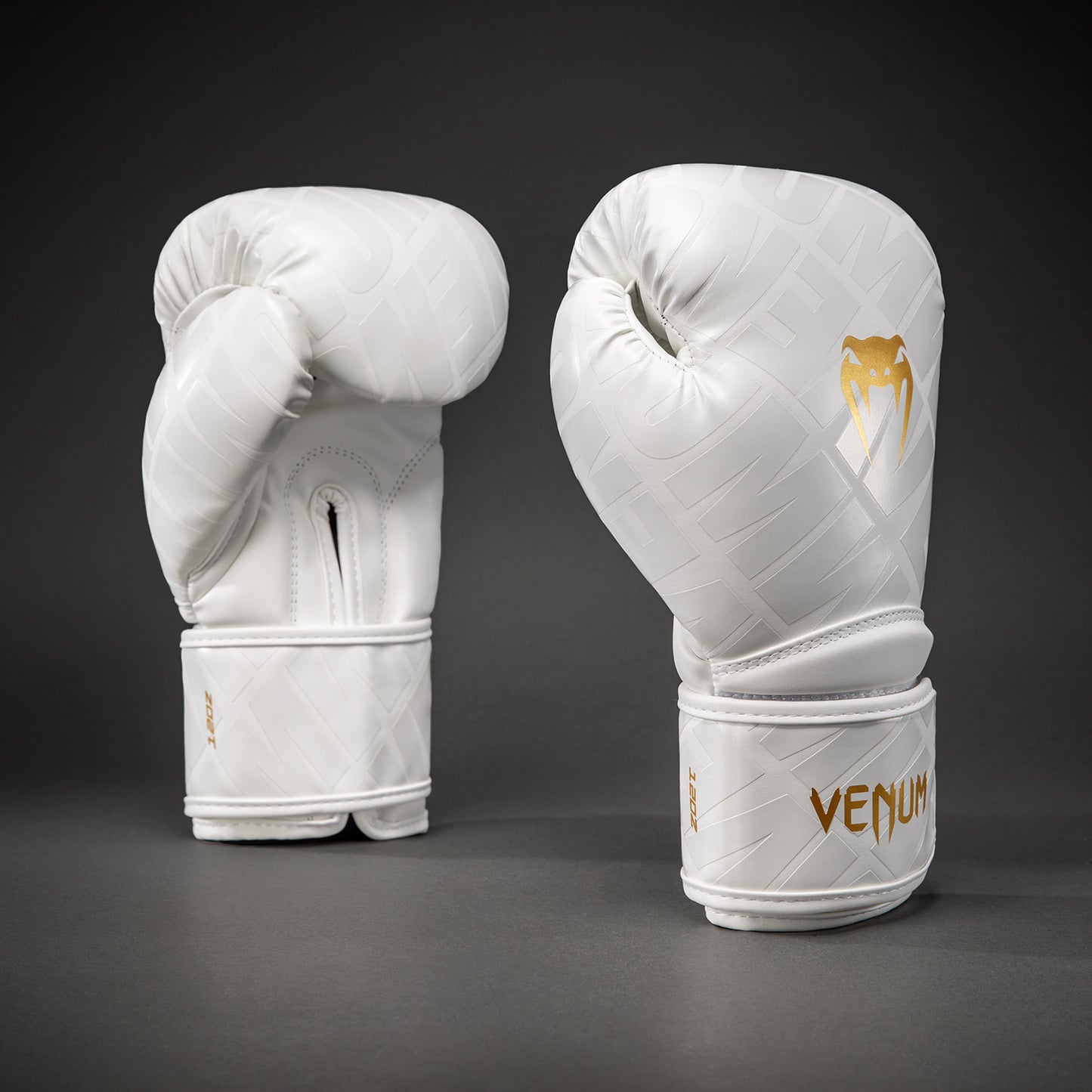 Venum Contender 1.5 XT 3D ボクシンググローブ - ホワイト/ゴールド