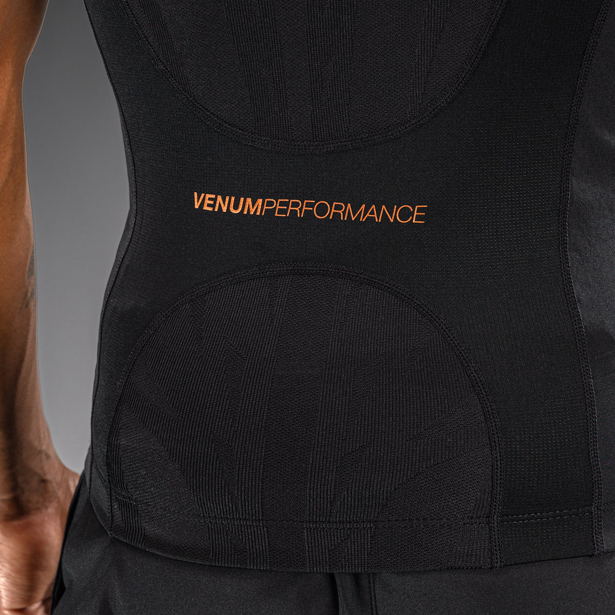Venum G-Fit Revolution 半袖ラッシュガード - ブラック/カッパー