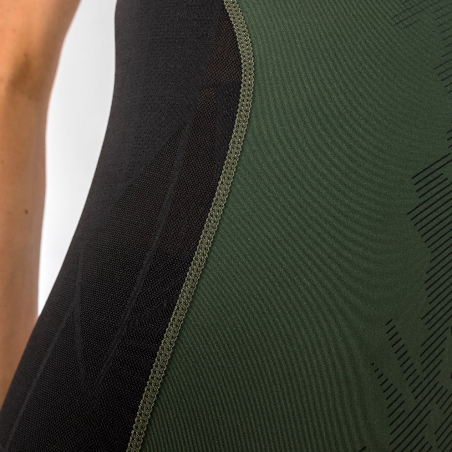 UFC VENUM本格的なファイトウィークウィメンズパフォーマンスタンク - カーキ