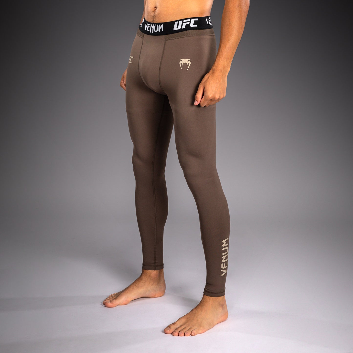 Venum UFC Unity by Venum Authentic Fight Week メンズ テクニカル コンプレッションタイツ - ブラウン