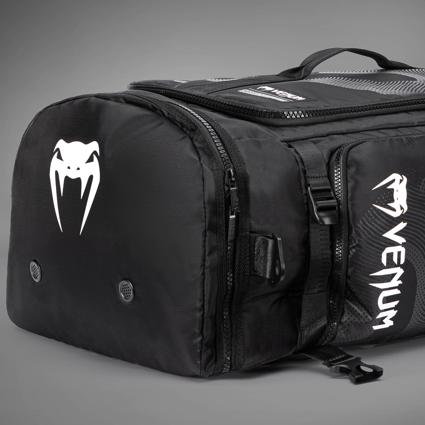 Venum Trainer ハイブリッドスポーツバッグ - ブラック