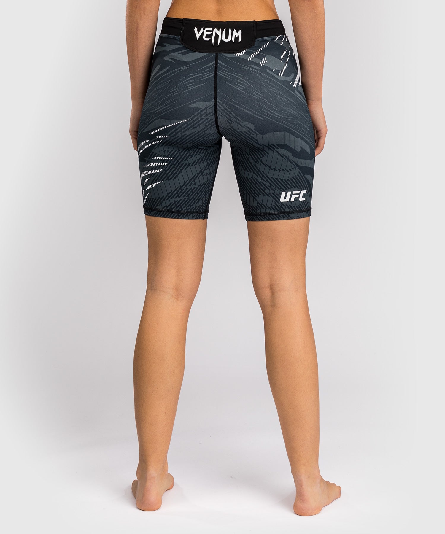 UFC Fusion by Venum Authentic Fight Night ヴァレトゥードショーツ（女性用、フィットラルゴ） - ブ –  Venum 日本