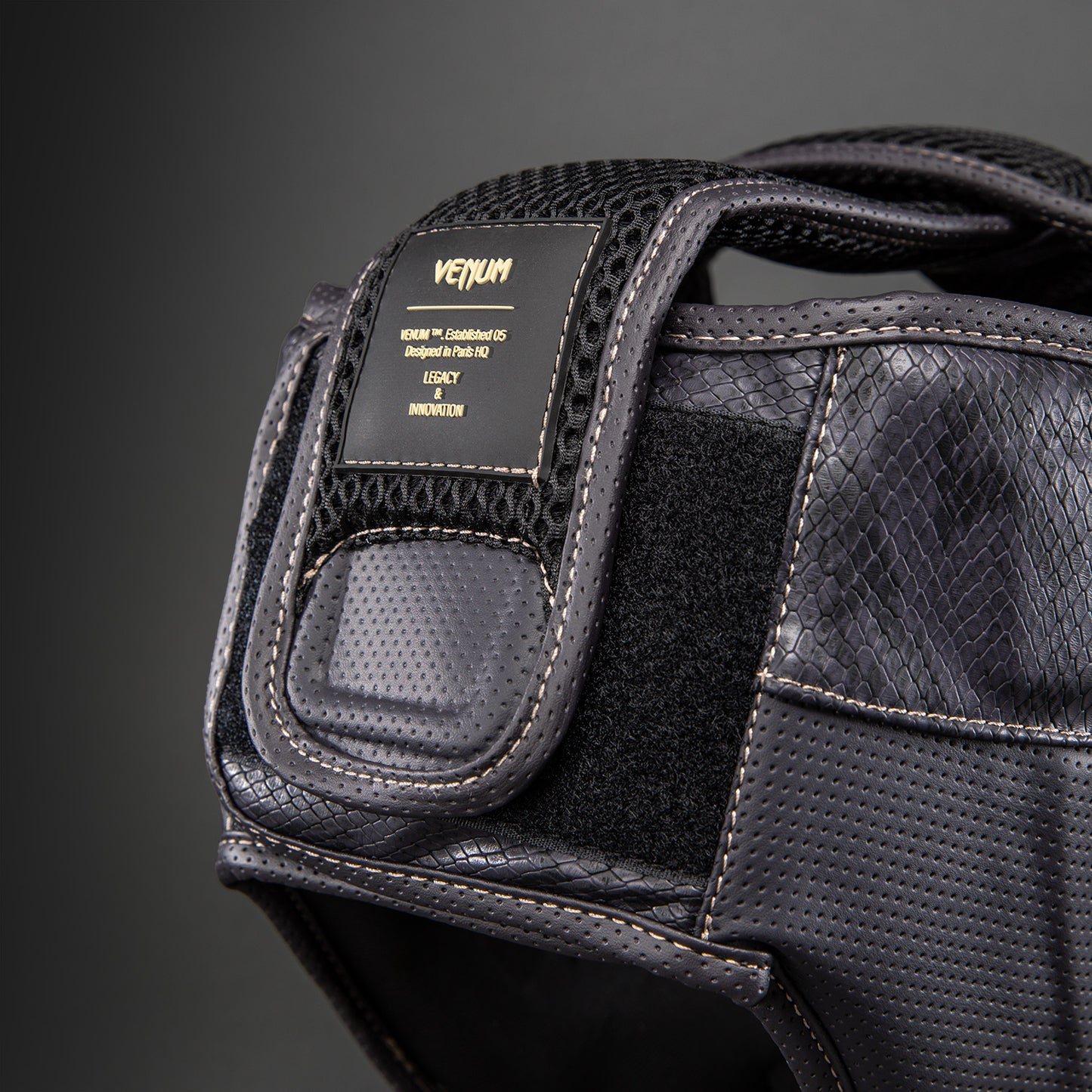 Venum Impact Evo Scales ヘッドギア – ダークパープル