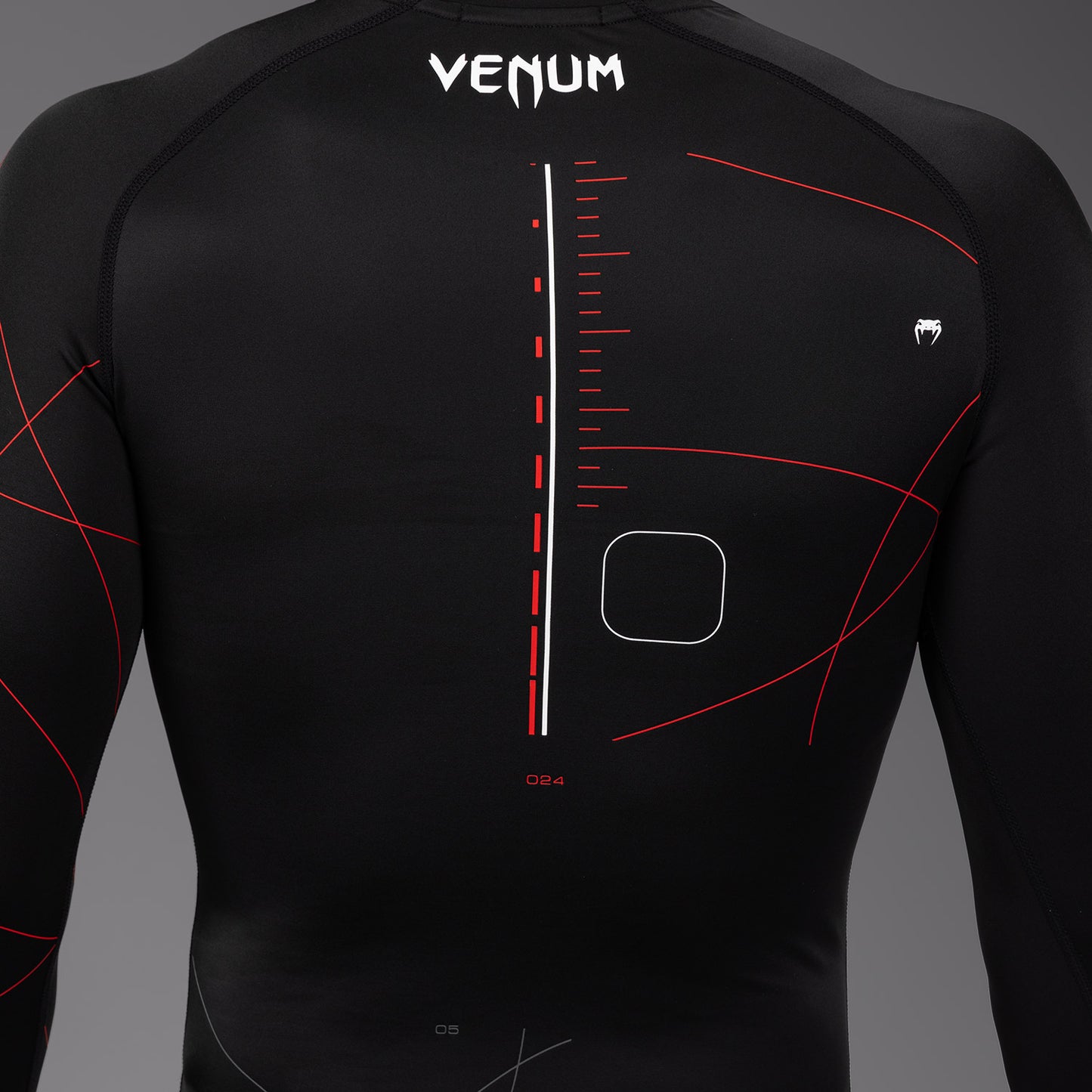Venum Tactical XT メンズ・ロングスリーブ・ラッシュガード - ブラック／ファイヤーレッド