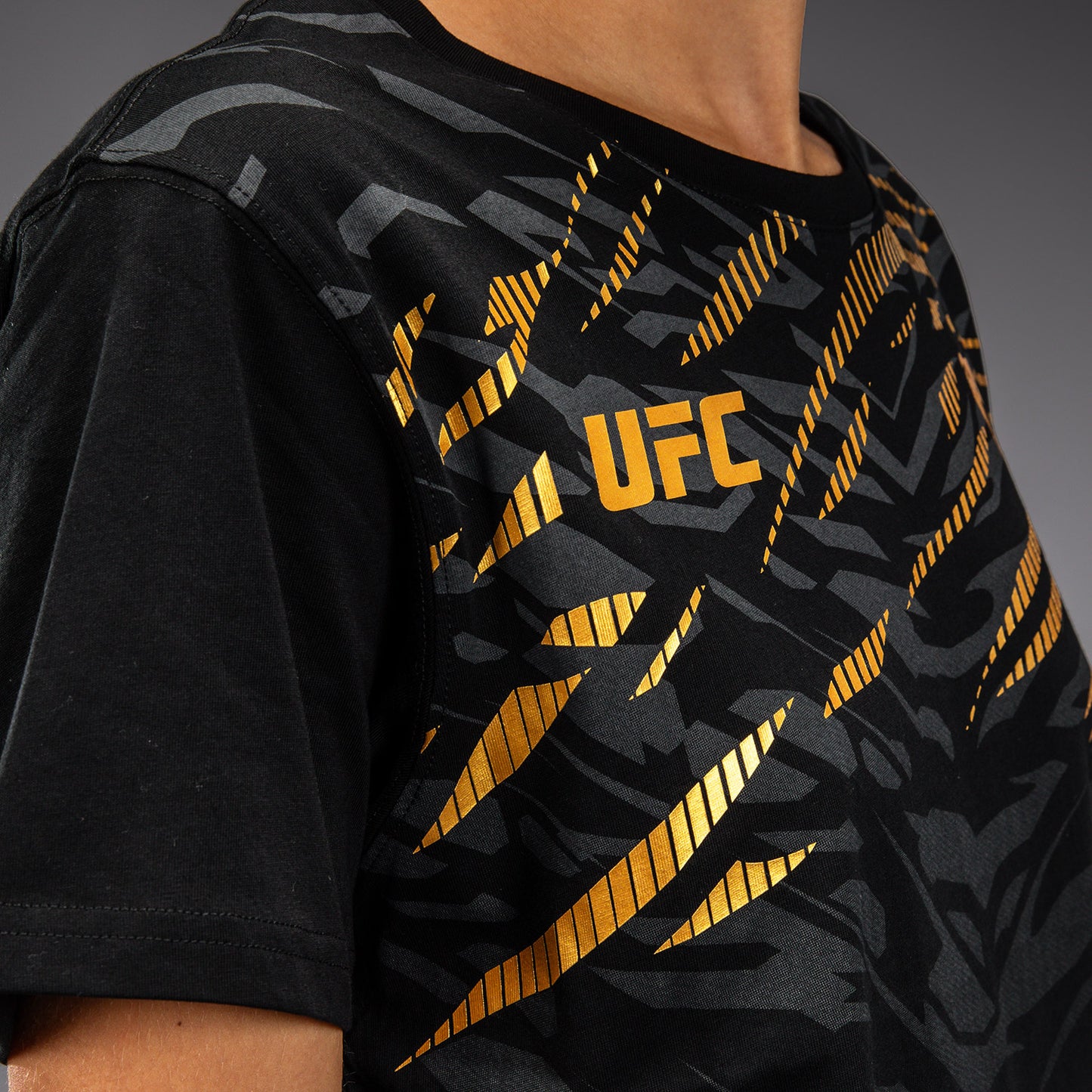 UFC Fusion by Venum Replica ショートスリーブTシャツ（女性用） - チャンピオン
