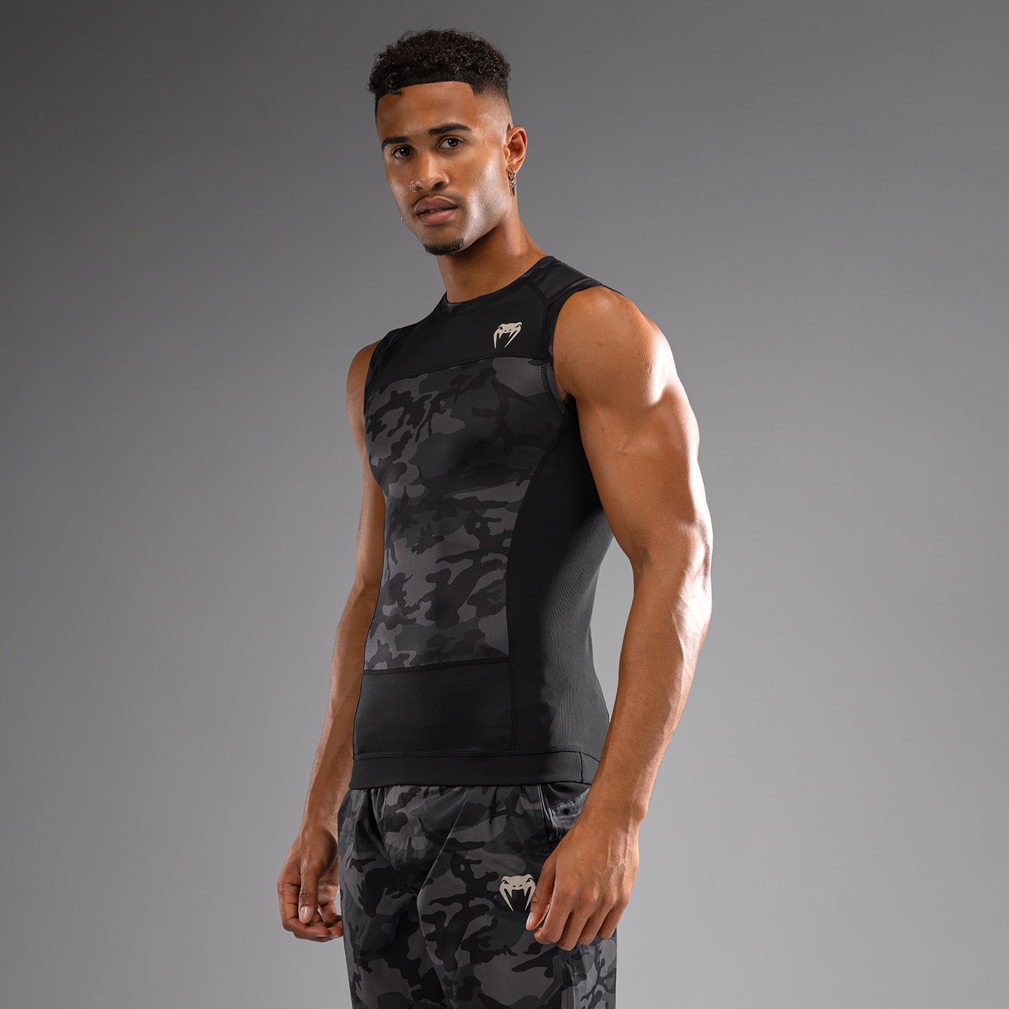 Venum G-Fit Air ノースリーブラッシュガード メンズ - デジタルアーバンカモ
