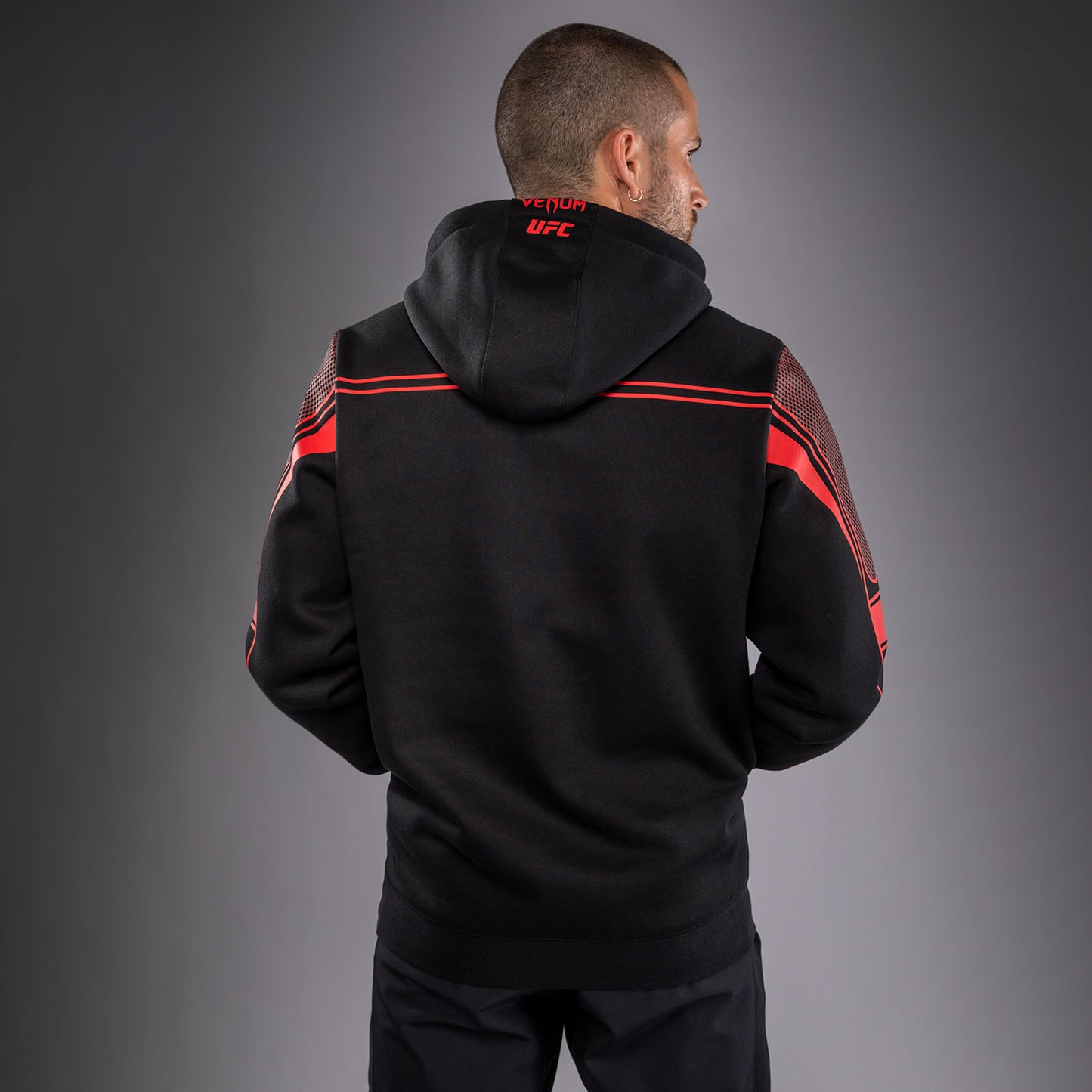 Venum UFC Unity by Venum Authentic Fight Week メンズ プルオーバーフーディー - ブラック