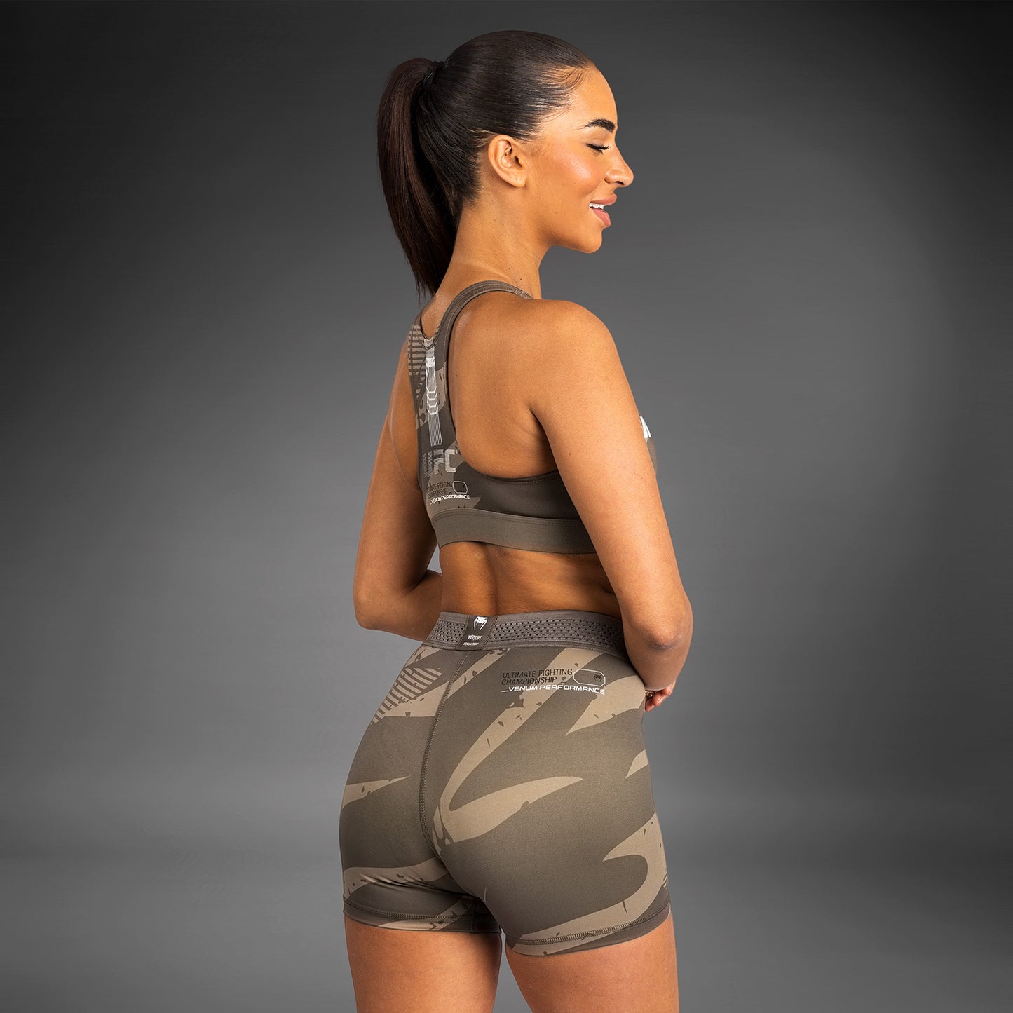 UFC Adrenaline By Venum Fight Week - 女性のバレトゥードショート - Desert Camo
