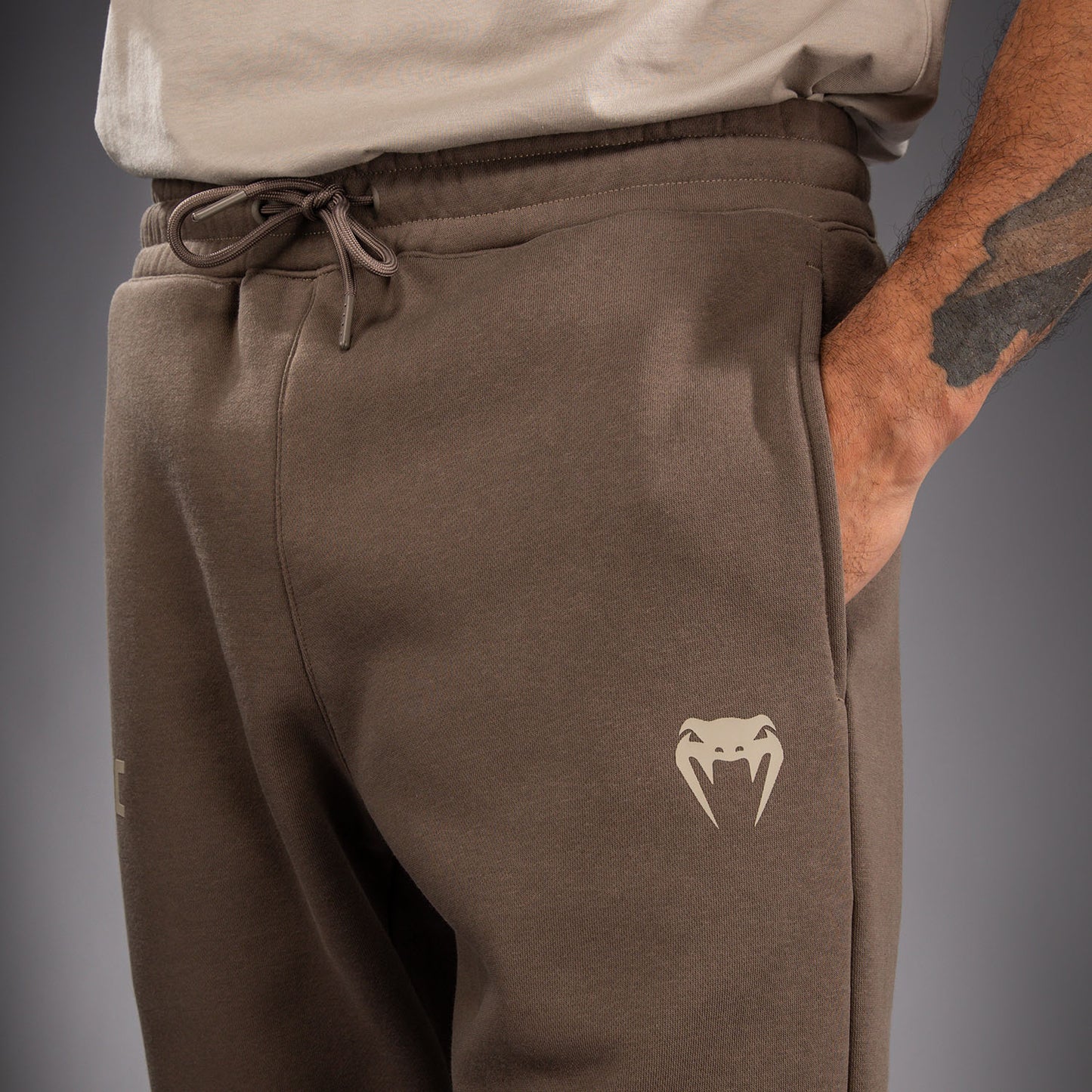 Venum UFC Unity by Venum Authentic Fight Week メンズ コットンパンツ - ブラウン