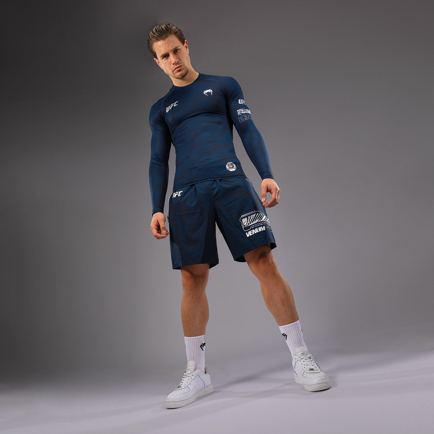 UFC Fusion by Venum Fight Week ロングスリーブラッシュガード（男性用） - オーシャニックブルー