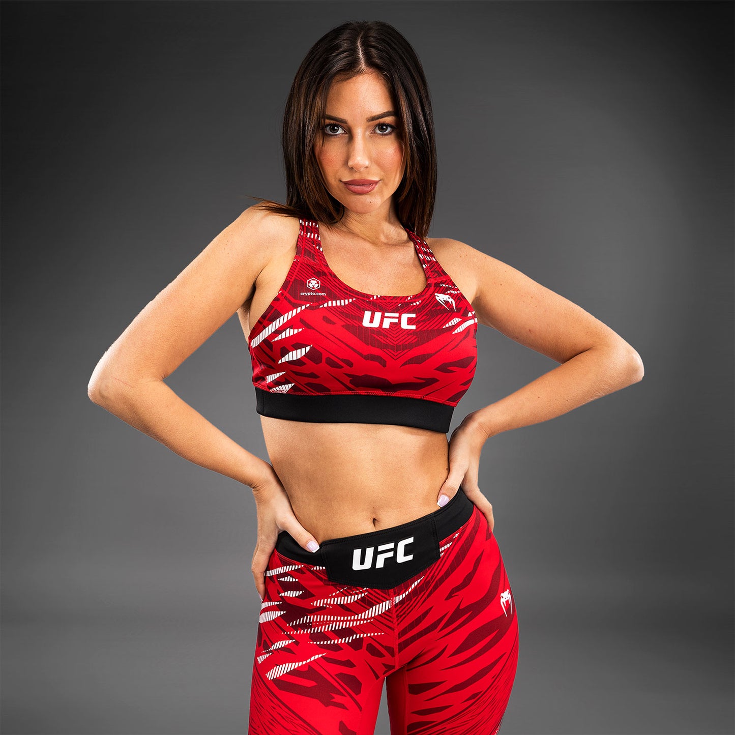 UFC Fusion by Venum Authentic Fight Night スポーツブラ（女性用） - レッド