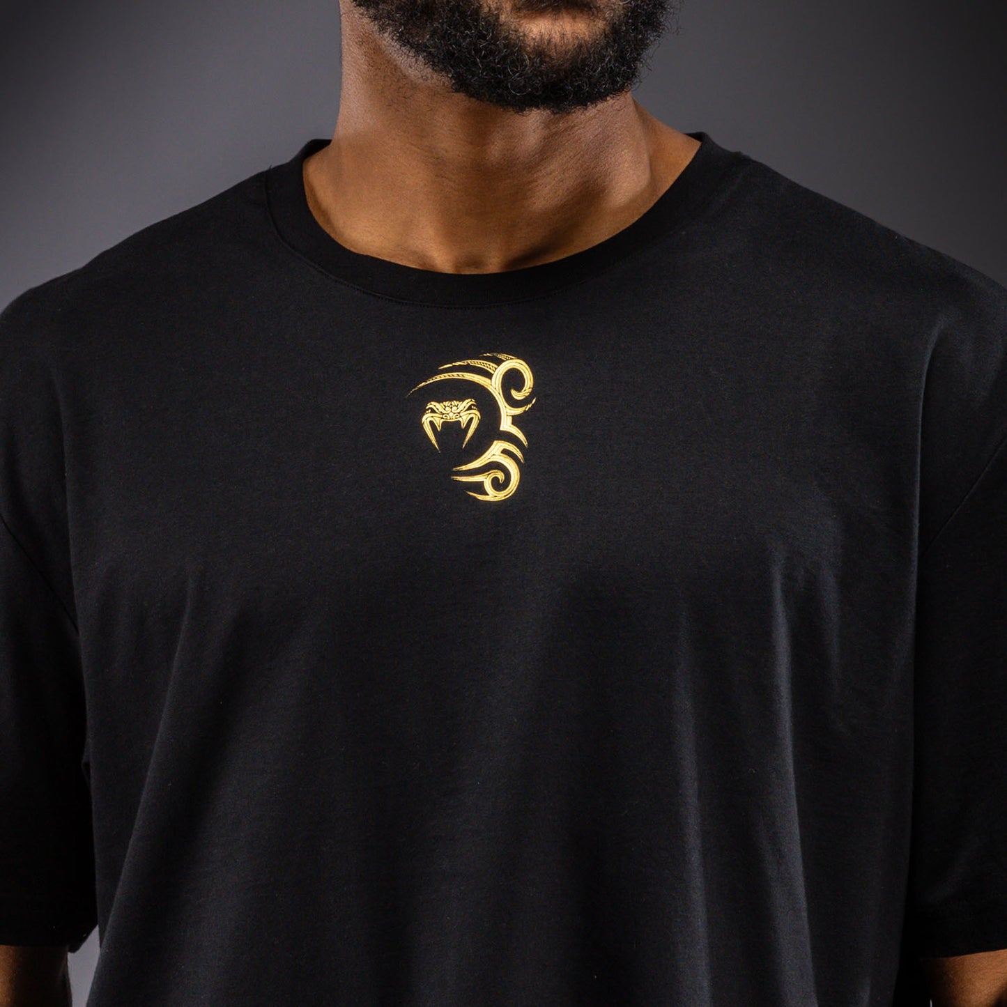 Venum x Mike Tyson Tiger Tシャツ - ブラック/ゴールド