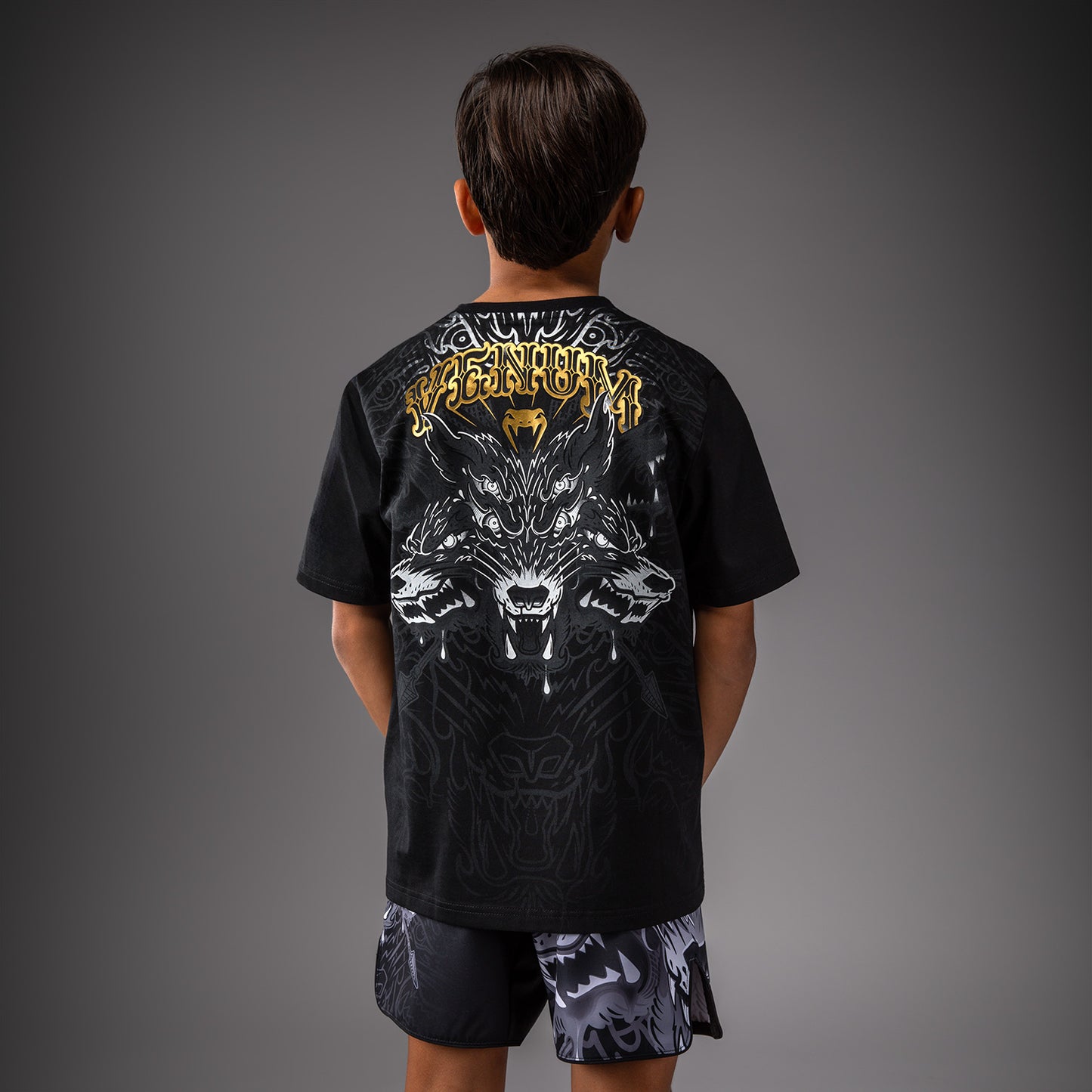 Venum Wolf Atak キッズ用 Tシャツ – ブラック/グレー