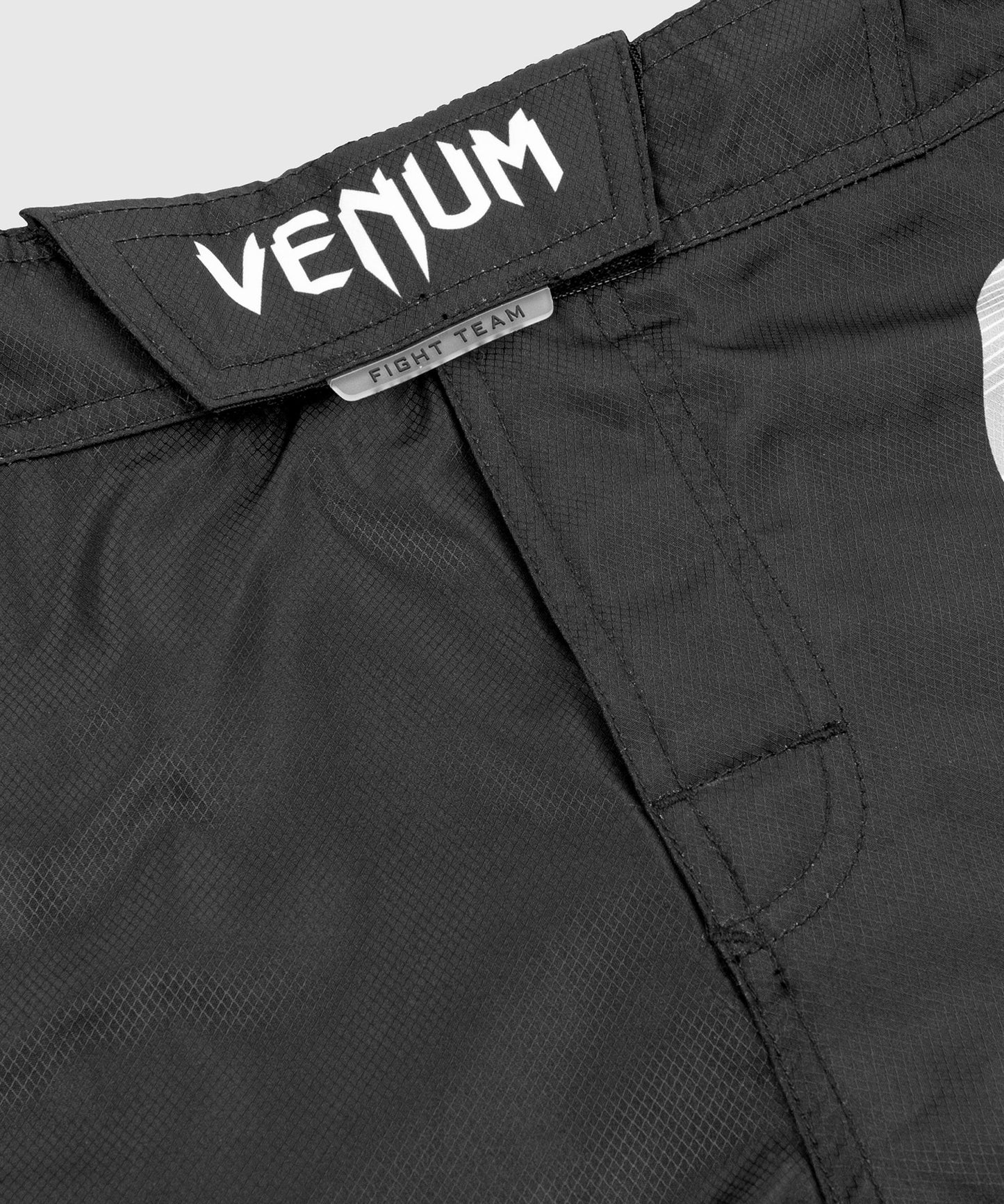 Venum Light 3.0 ファイトショーツ - ブラック/ホワイト・カモ