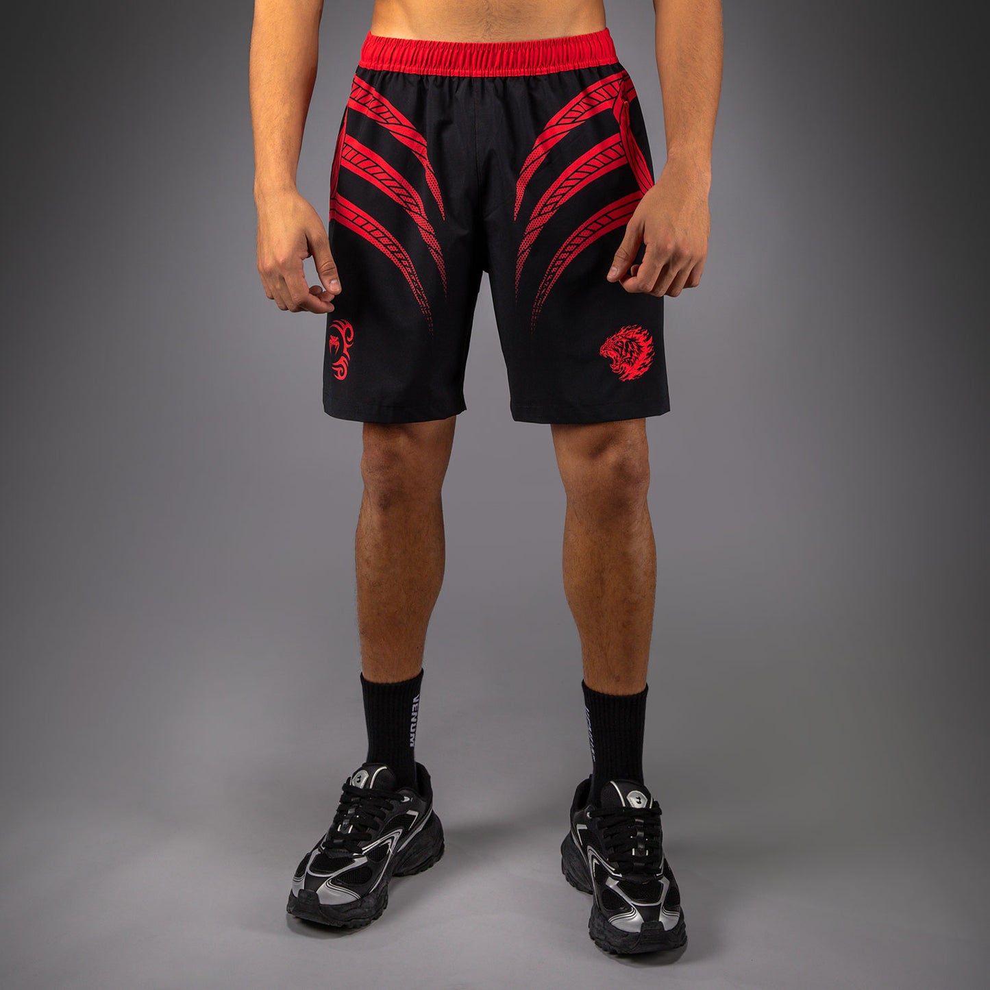 Venum x Mike Tyson Tiger Training ショーツ - ディープブラック/インテンスレッド