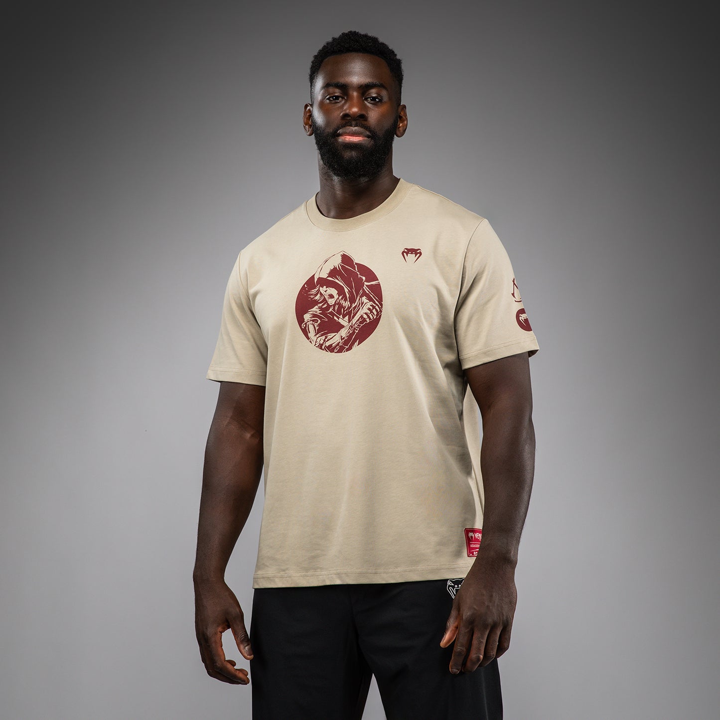 Venum x Assassin’s Creed Shadows T-Shirt - サンド