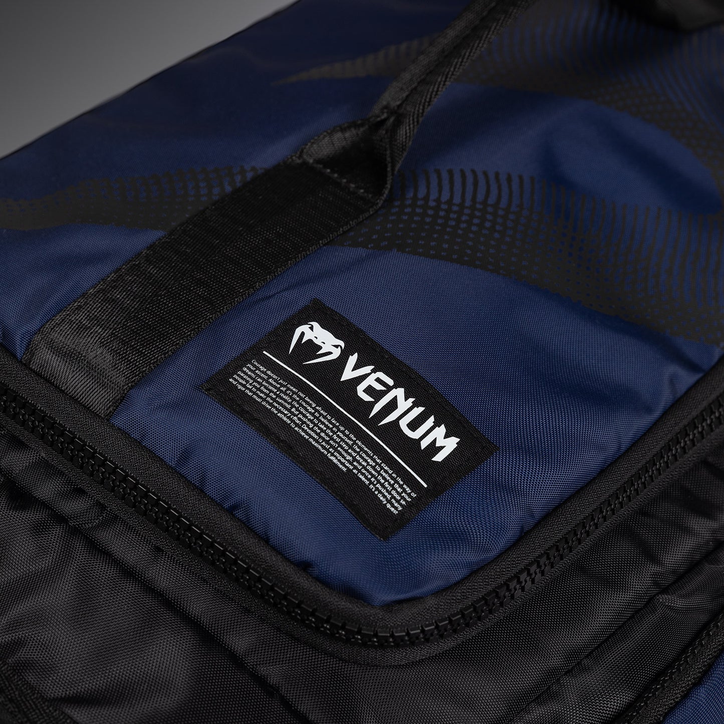 Venum Trainer ハイブリッドスポーツバッグ - ミッドナイトブルー