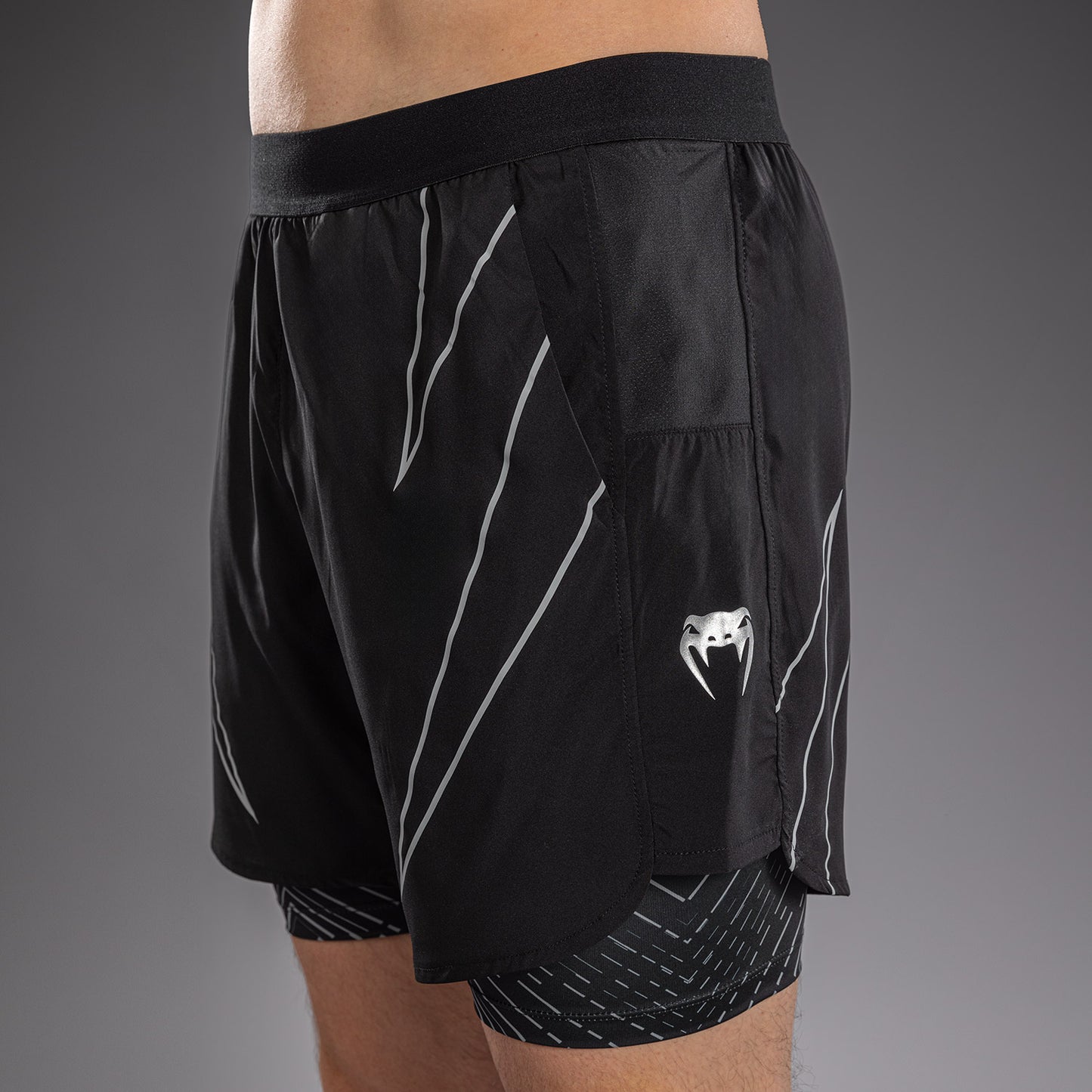 Venum Midnight Fury トレーニングショーツ – ブラック/グレー/シルバー
