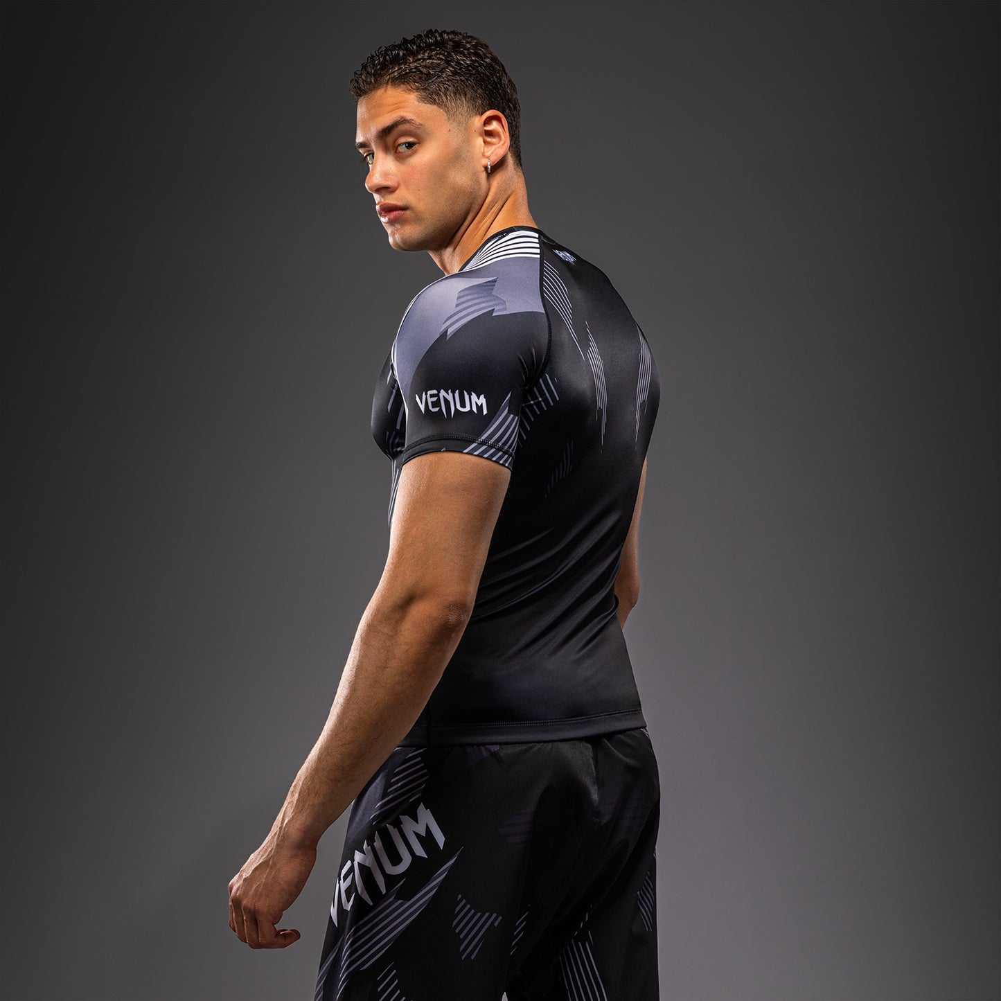 Venum No-Gi 6.0 半袖ラッシュガード ブラック/ホワイト
