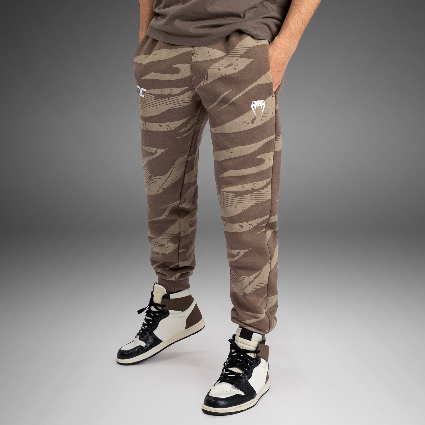 UFC Adrenaline By Venum Fight Week メンズパンツ - Desert Camo