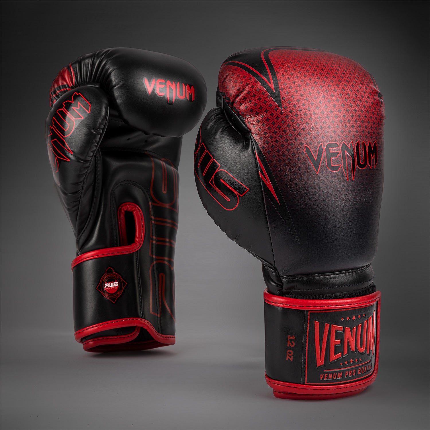 Venum RWS ボクシンググローブ 10oz 黒/赤 2c2d7a97c362f6c51f484f139bc495