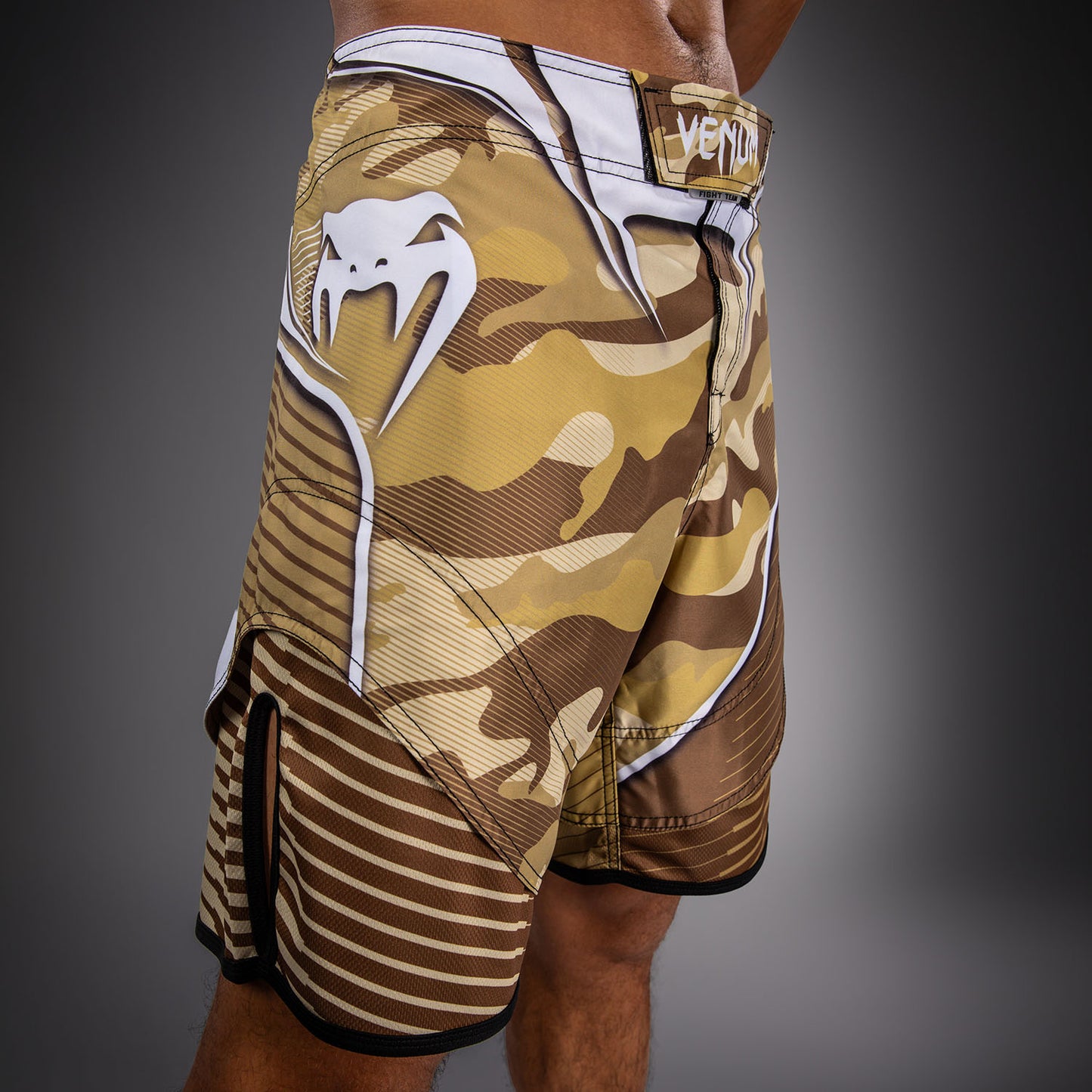Venum Camo Hero ファイトショーツ - ライトベージュ/ブラウン