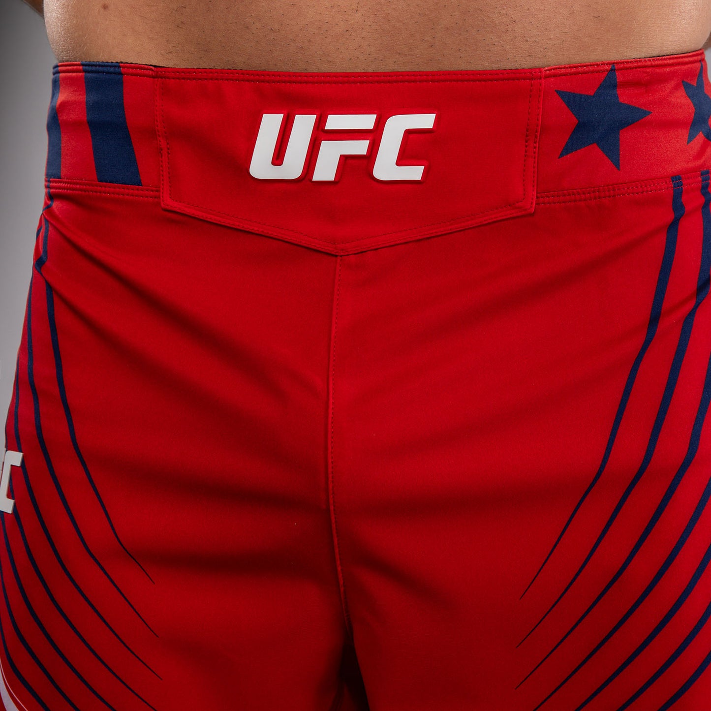 UFC Freedom 250 by Venum メンズ Custom Authentic Fight Night ファイトショーツ ショートフィット - レッド
