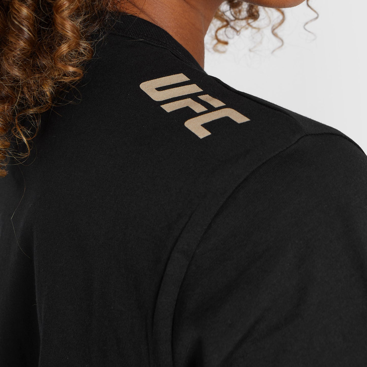 UFC Adrenaline by Venum Fight Week 女性用半袖コットンTシャツ - ブラック