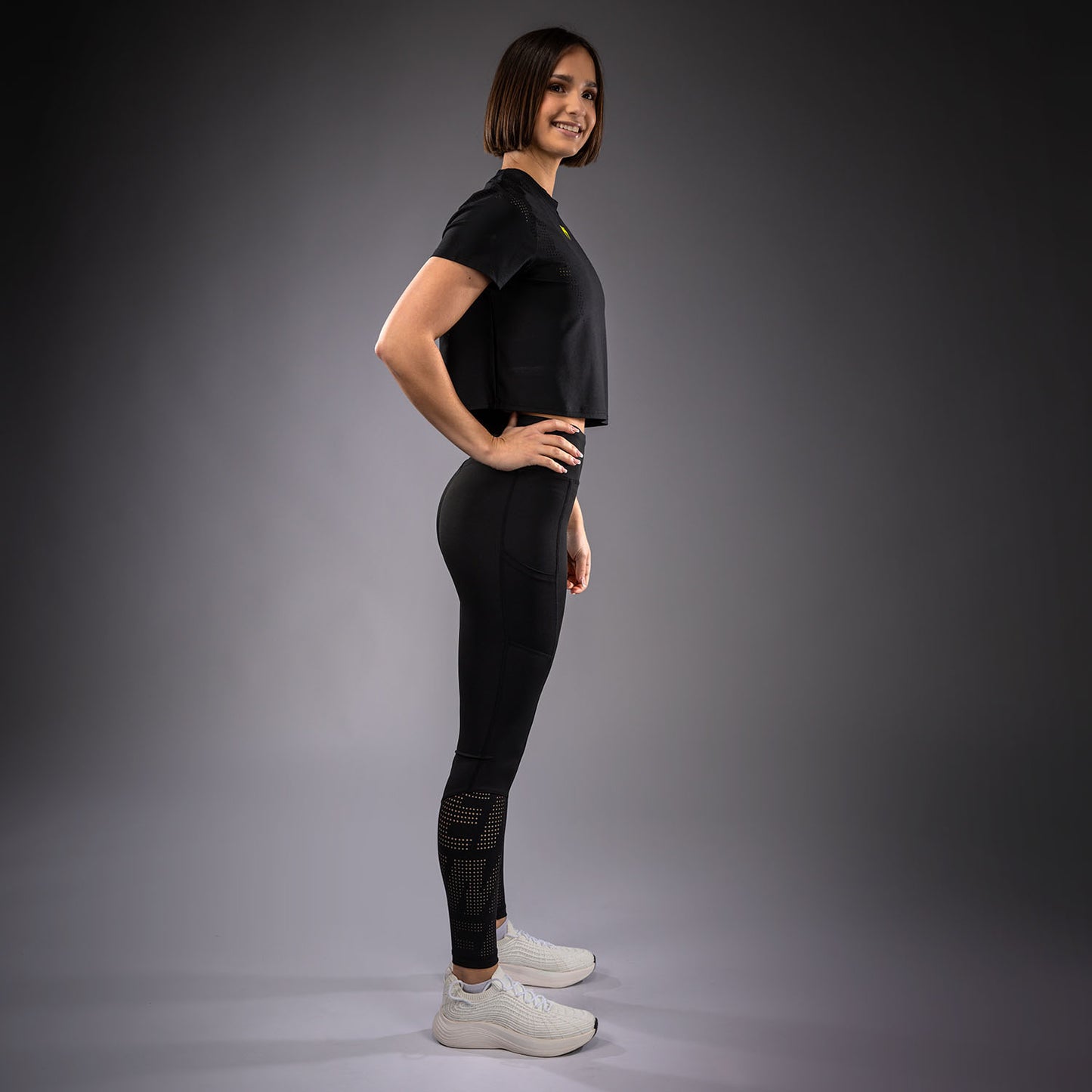 Venum Lazer レディース ドライテックTシャツ - ブラック/イエロー